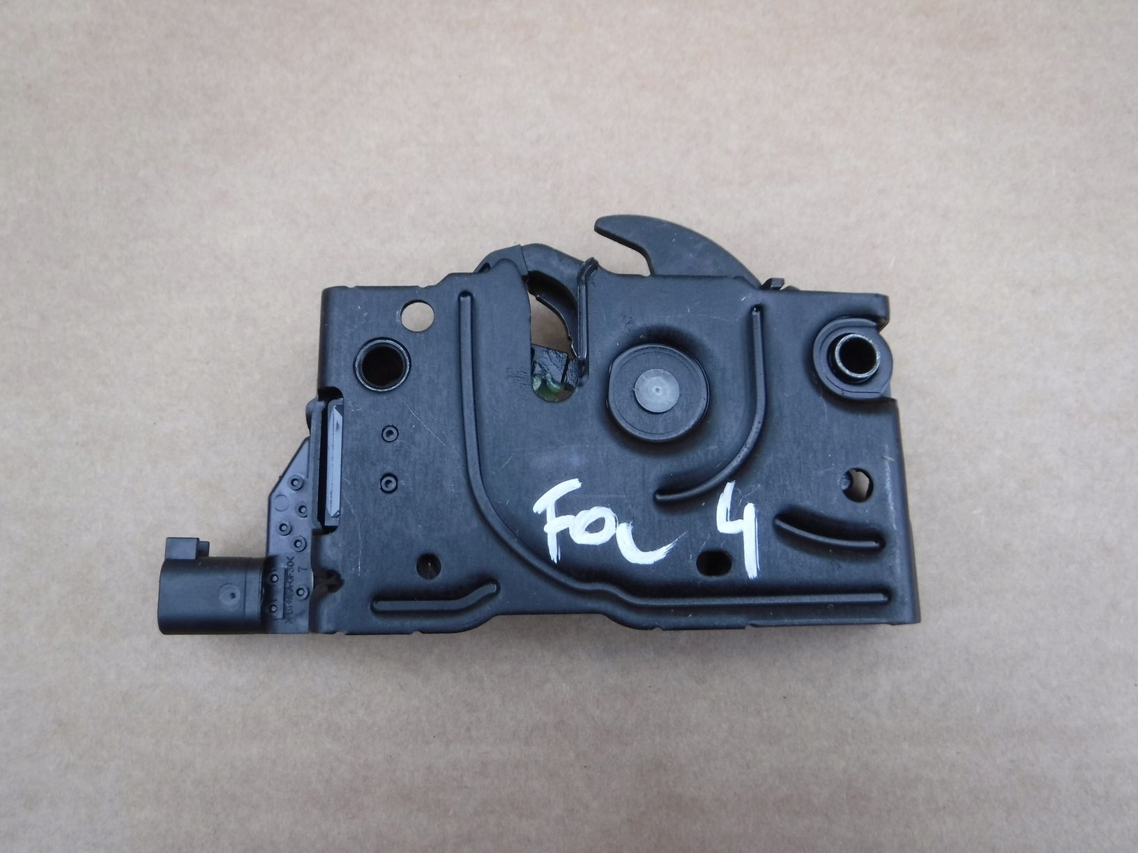 JX7A-1670--AC - Замок капота FORD FOCUS Mk4 2018-