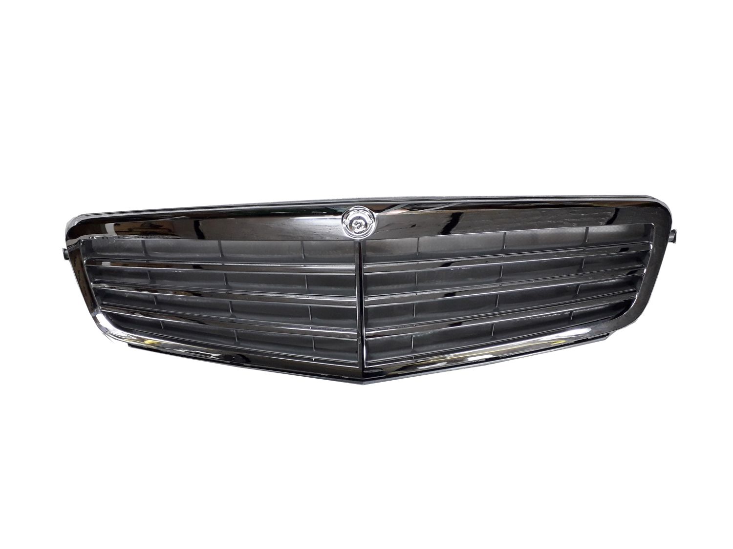решетка радиатора MERCEDES C класс W204 07-11 хром