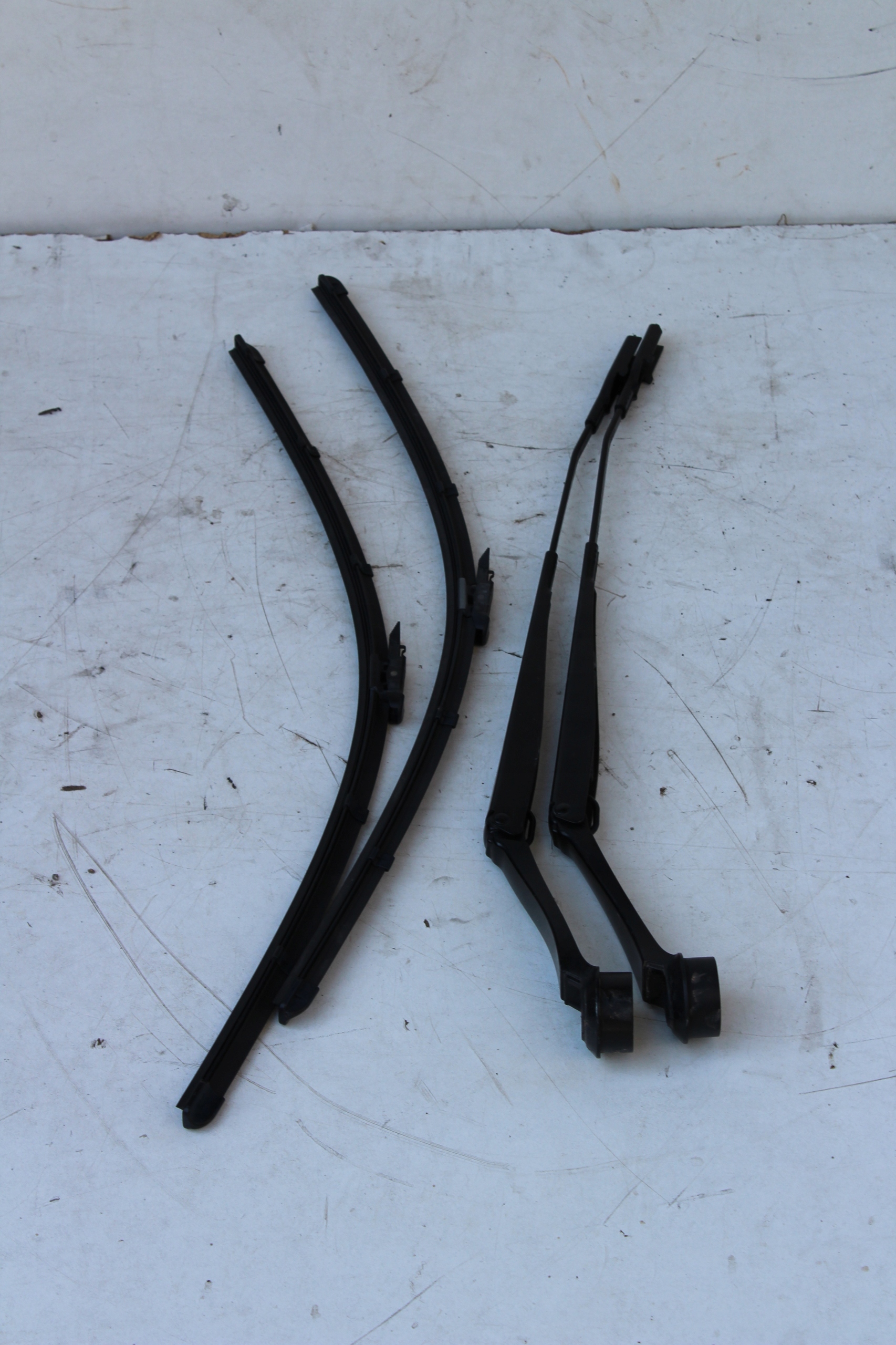 DS73-17C495-AD - ВАЖЕЛІ СКЛООЧИСНИКА FORD MONDEO MK5 DS73 17C495AD