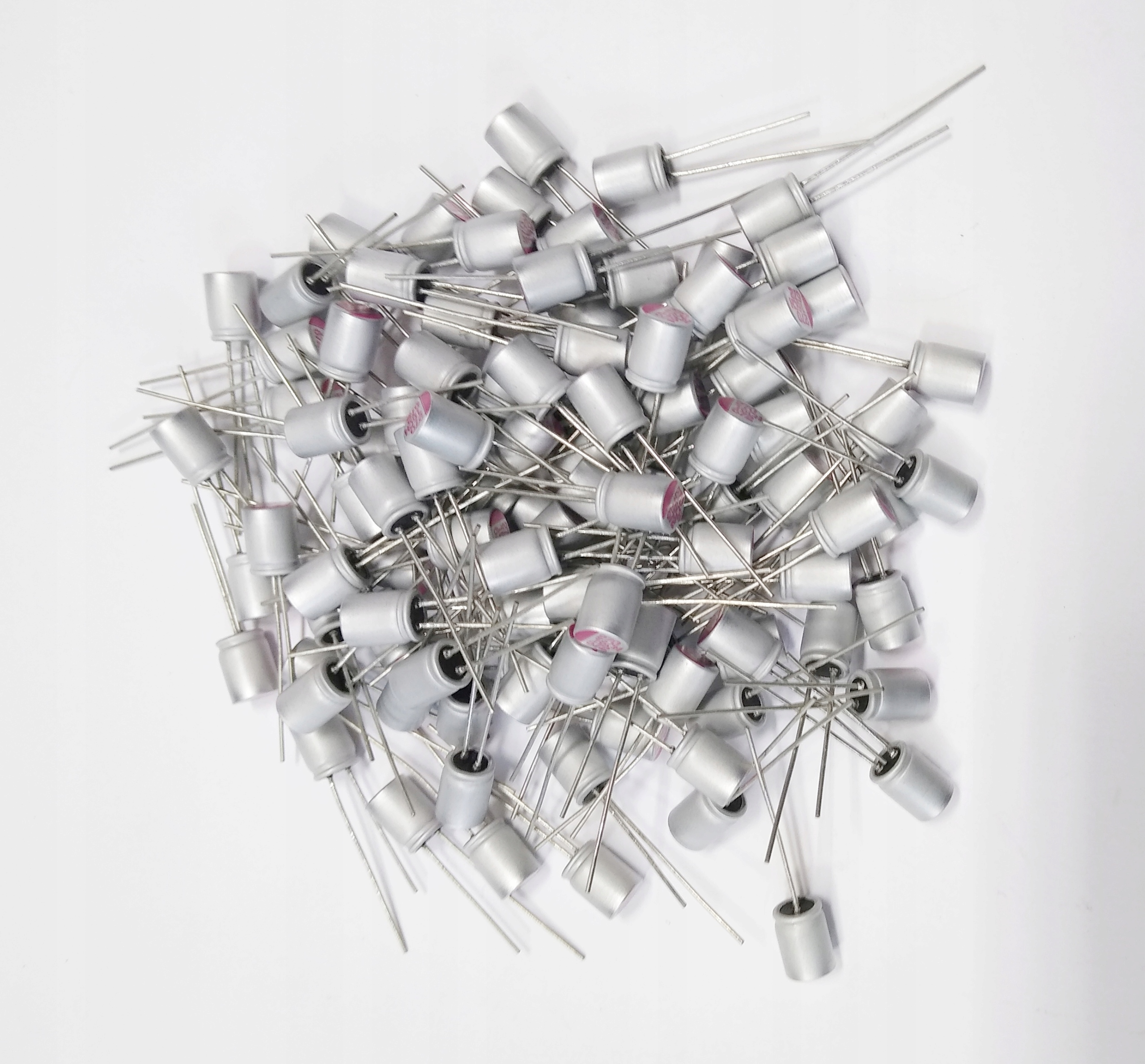 

0438 Kondensator el. 270uF 16V Rubycon 100szt.