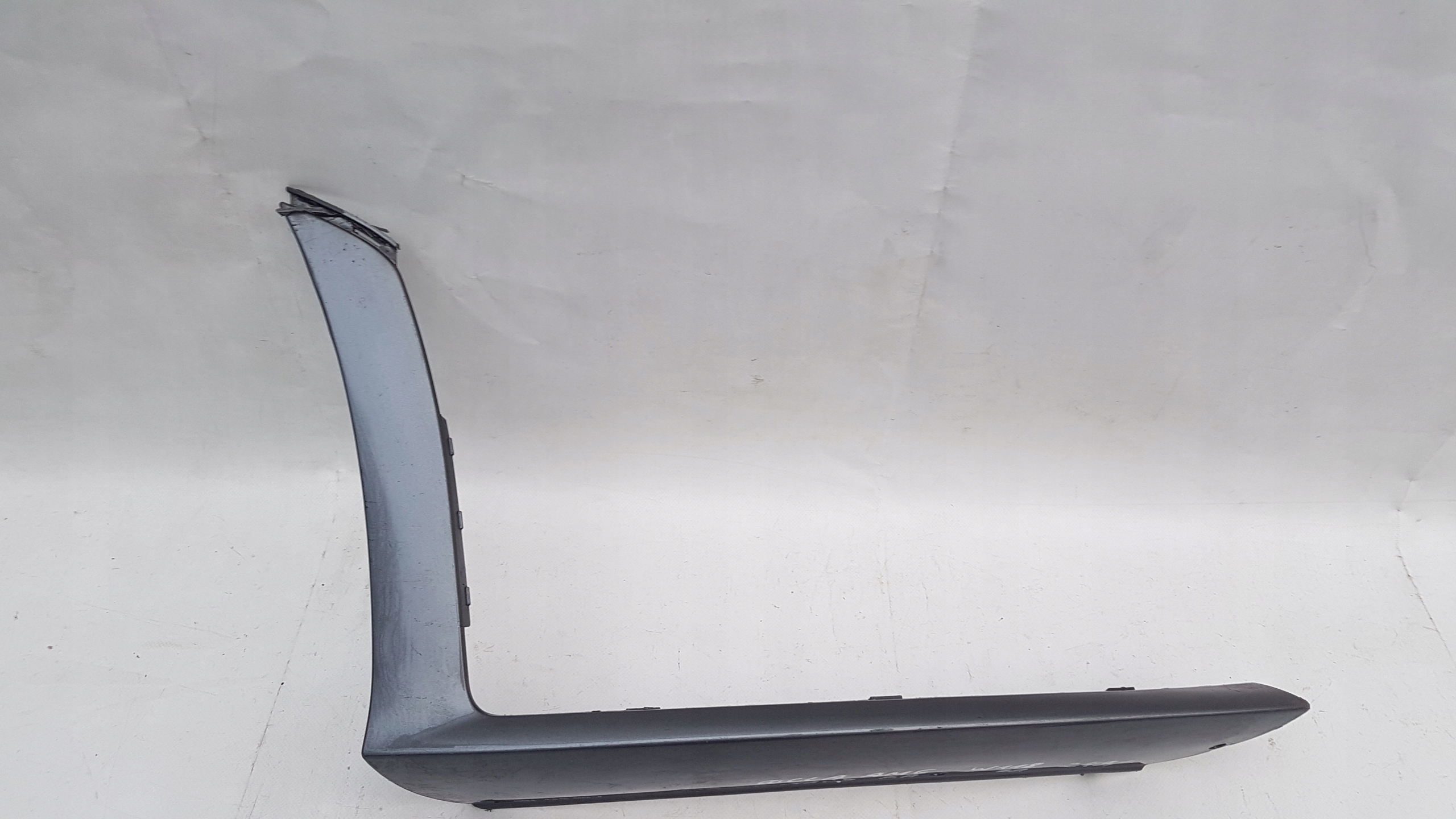 КЛА W118 AMG 19r- НАКЛАДКА НА БАМПЕР ПРАВА ПЕРЕД