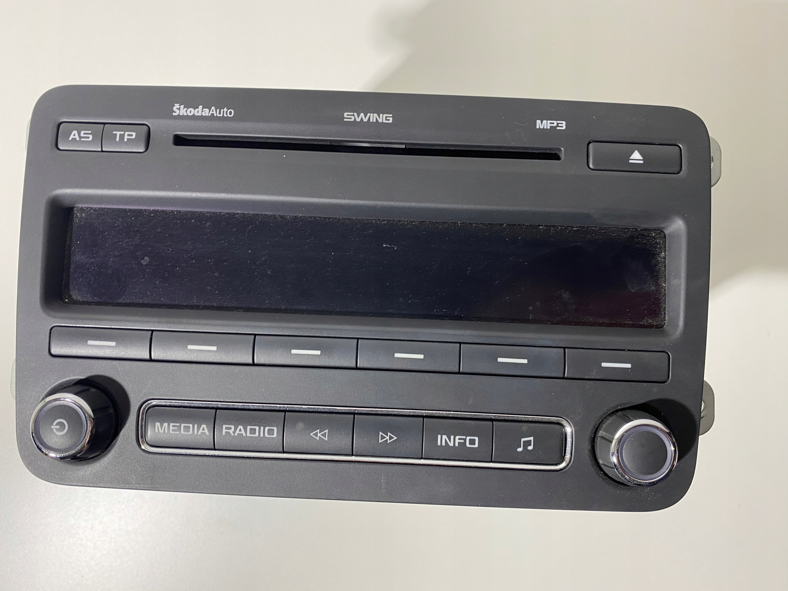 RADIO SWING SKODA FABIA II 5J0035161D 5J0035161C Producent części Skoda OE