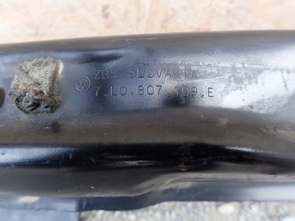 BELKA ZDERZAKA PRZÓD VW TOUAREG 7L0807109E Strona zabudowy przód