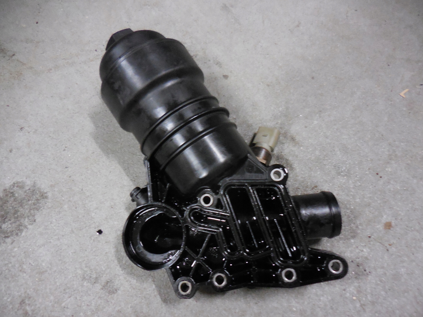 ОСНОВА МАСЛЯНОГО ФІЛЬТРА AUDI 059115389Q