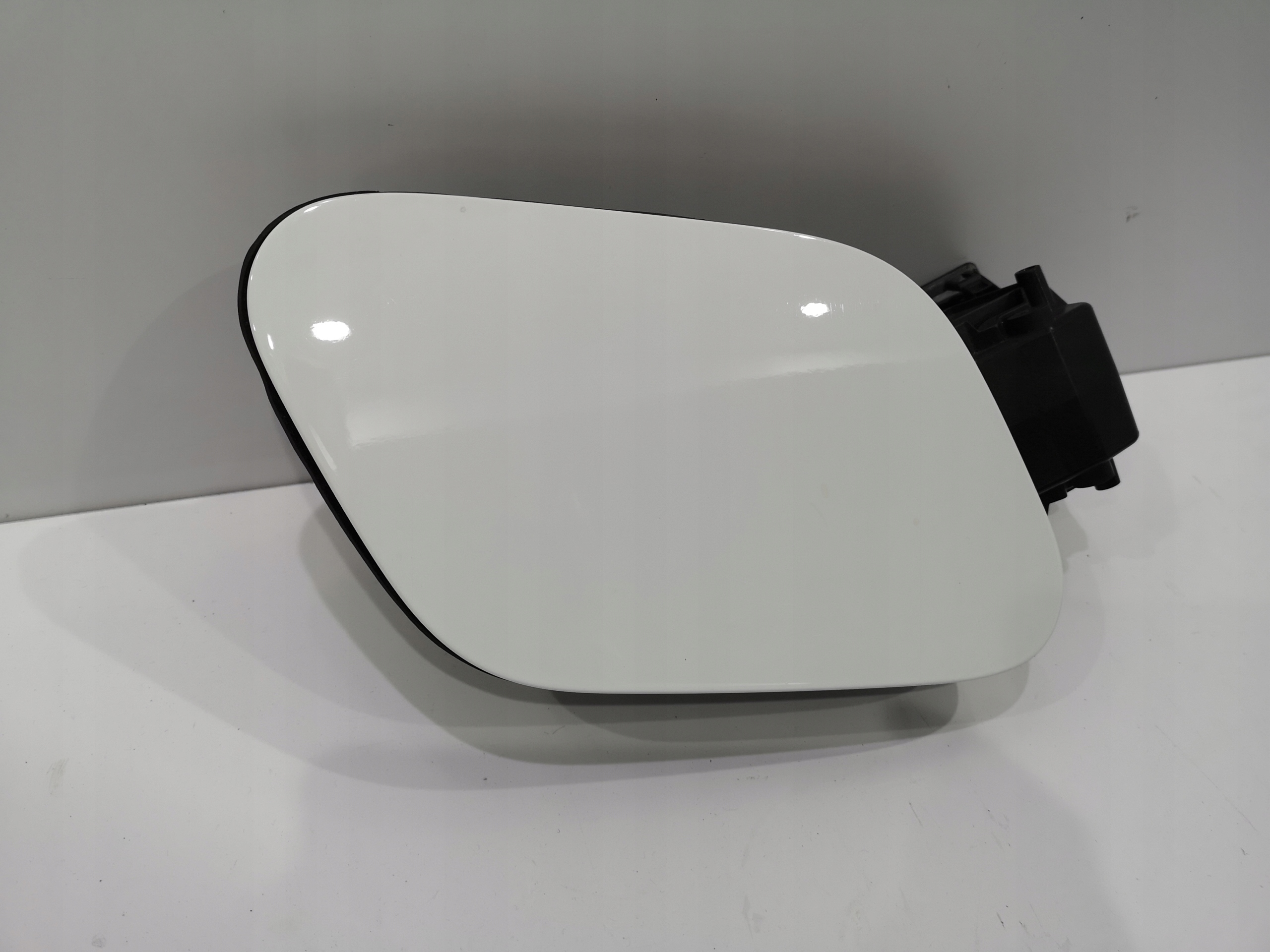 NOWA KLAPKA WLEWU WLEW PALIWA RENAULT SCENIC IV 4 Car type Passenger cars