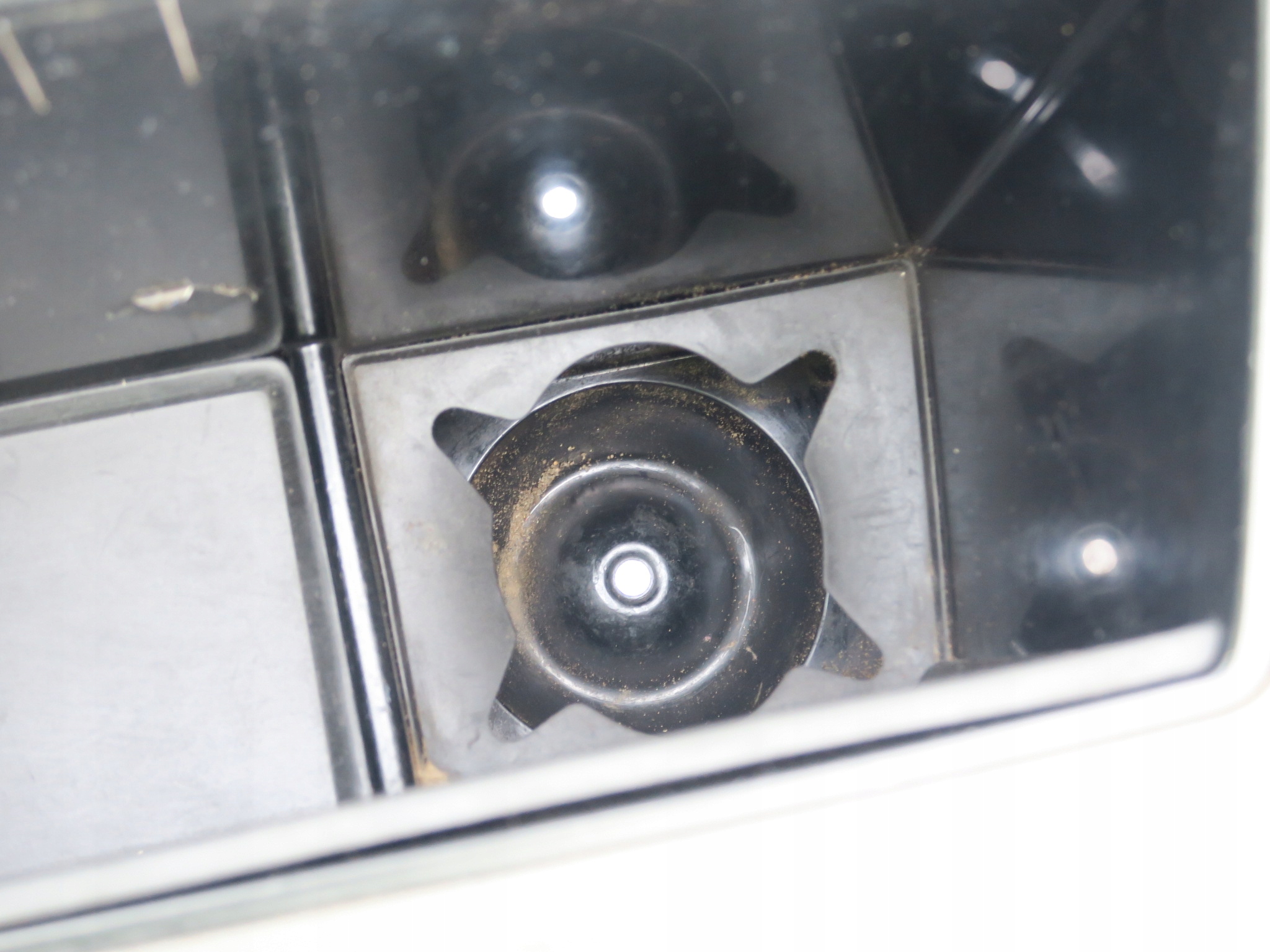 KONSOLA SRODKOWA SCHOWEK UCHWYT NA BUTELKĘ VW T4 TRANSPORTER 99-03 Typ samochodu Samochody dostawcze Samochody osobowe