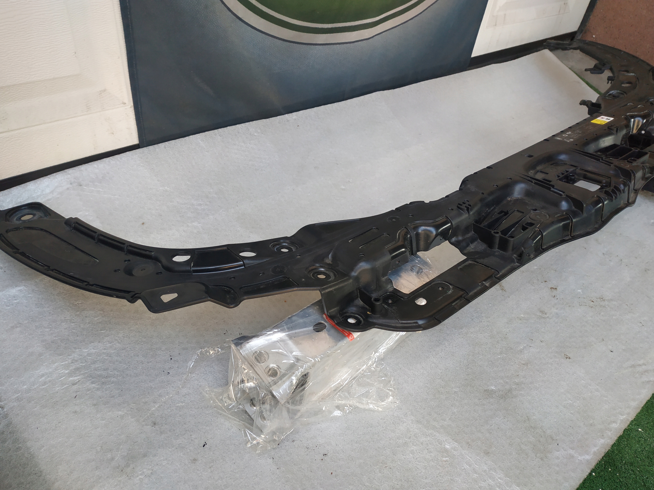 RANGE ROVER EVOQUE L551 2019 WZMOCNIENIE CZOŁOWE Producent części Land Rover OE