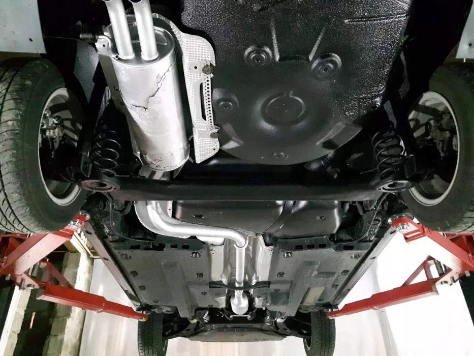 BOLL SRODEK KONSERWACJI PODWOZIA PROFILI PISTOLET Color black