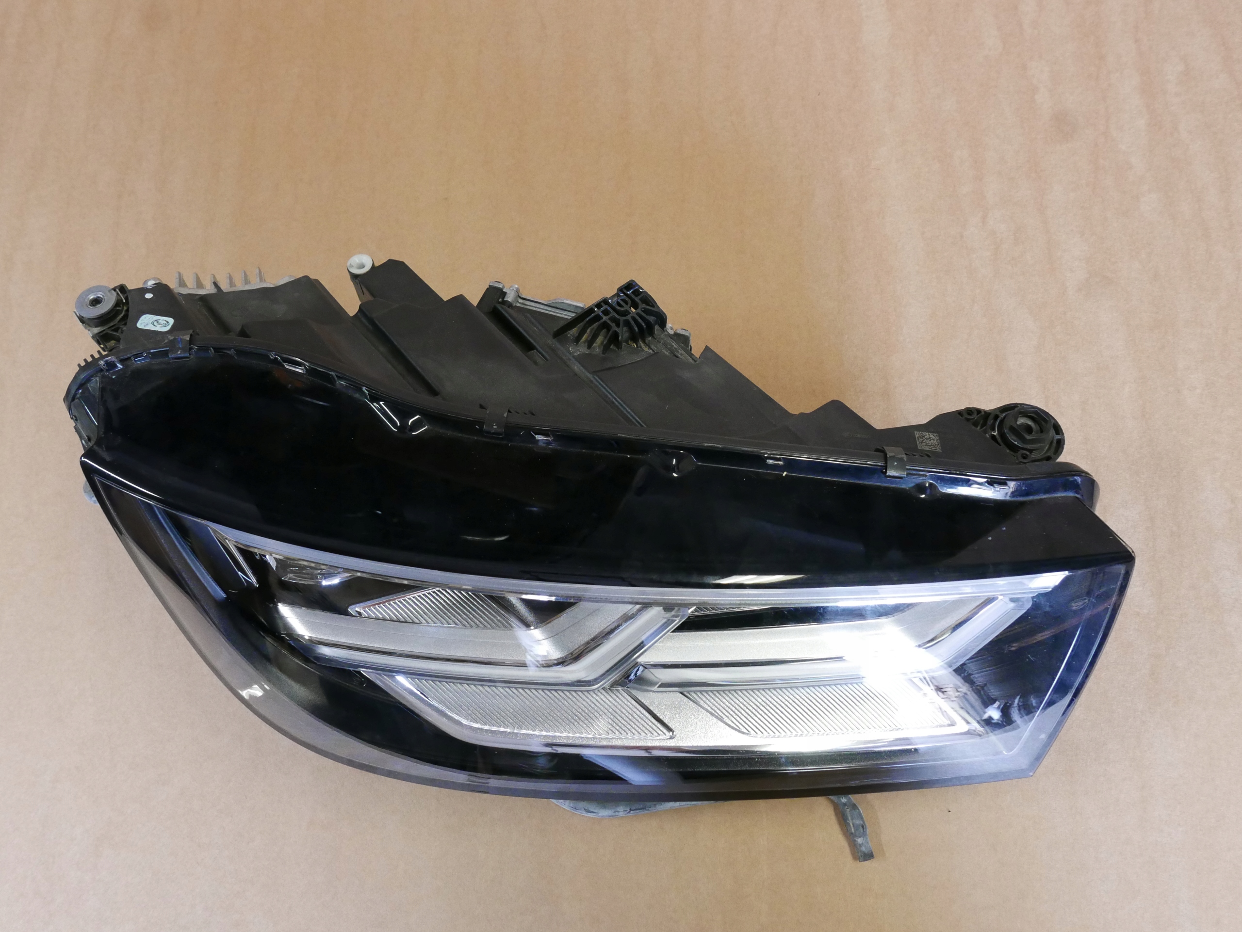AUDI Q5 80A LAMPA MATRIX PRAWA 80A941036 Strona zabudowy prawa