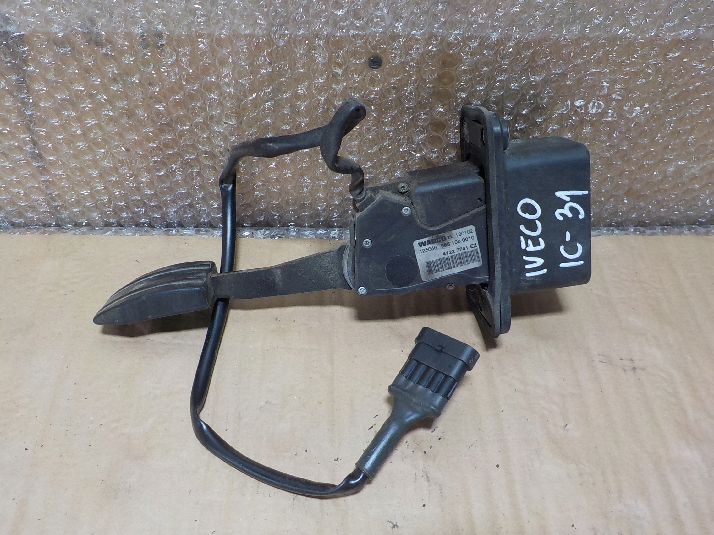 Педаль газа потенциометра 9651000010IVECO Stralis