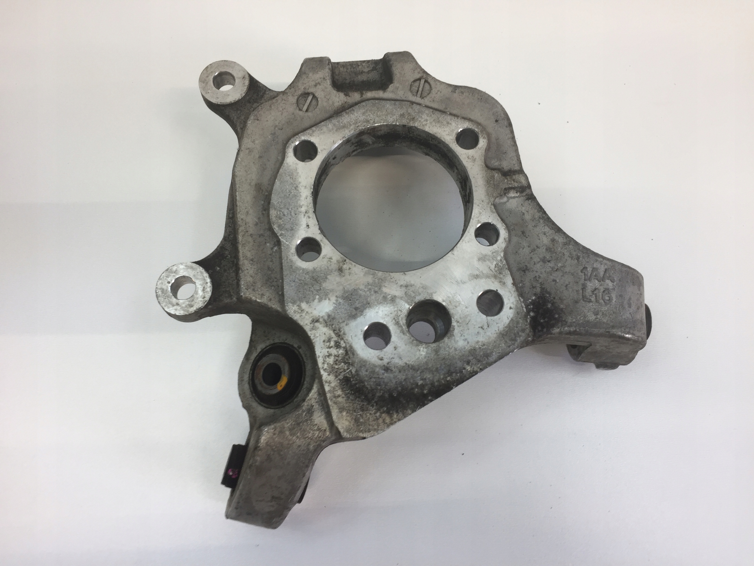 ИНФИНИТИ Qx70 Fx30 Fx37 Fx50 ЦАПФА ЛЕВЫЙ ЗАД.