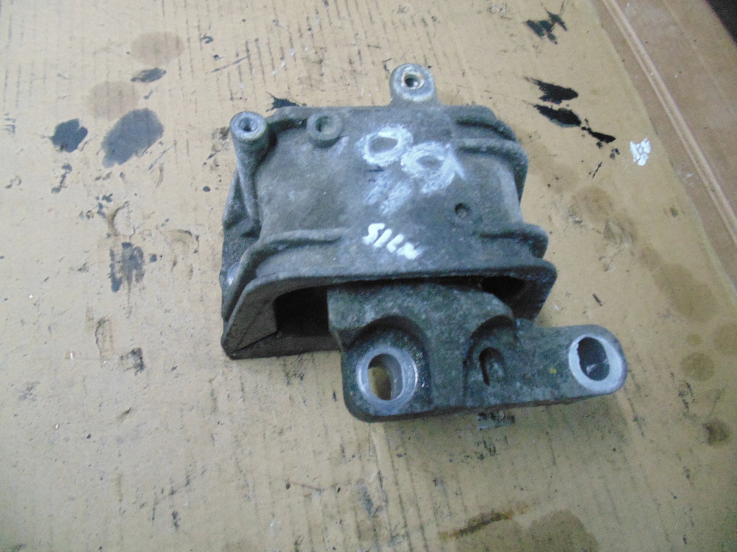 подушка Двигателя SKODA OCTAVIA II 2.0 tdi