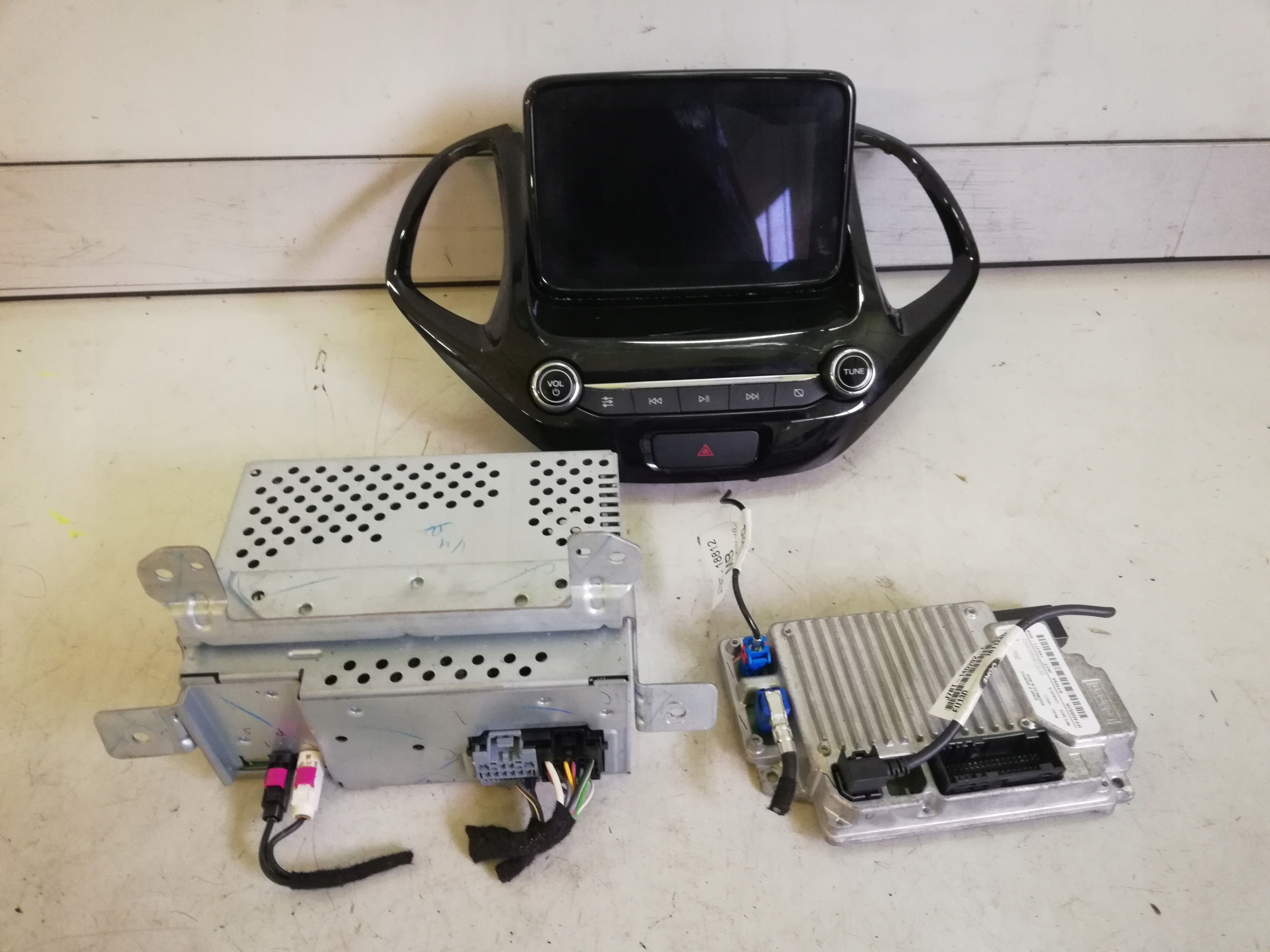 J7BT-18C815-LU - FORD KA PLUS LIFT РАДИО СЕНСОРНАЯ НАВИГАЦИЯ