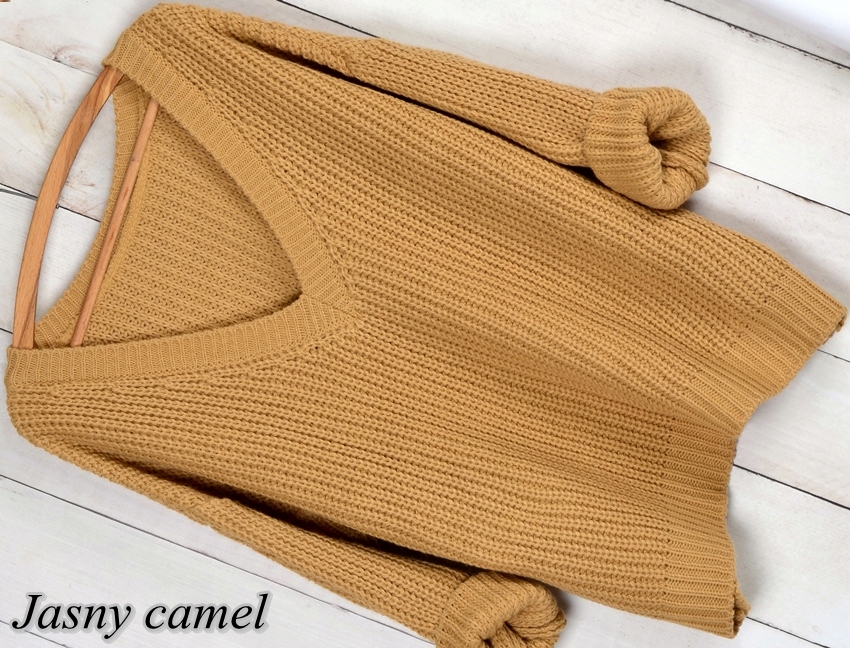 995 MIĘCIUTKI SWETER OVERSIZE DEKOLT V kolory Marka Modaistyl