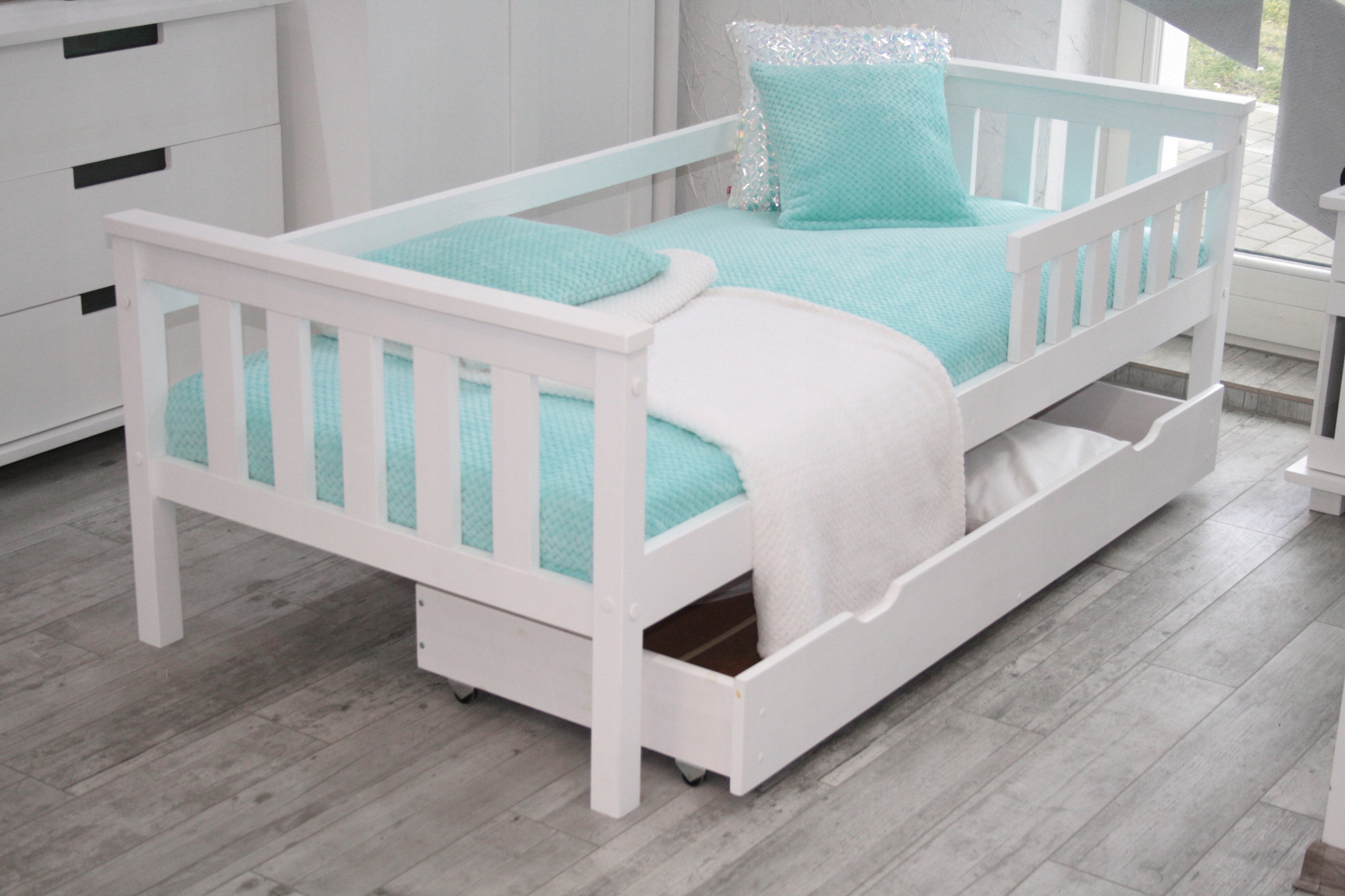 Łózko dziecięce białe ASIA 80x180 barierka MAXI-DREW +MATERAC STELAŻ GRATIS Typ łóżko pojedyncze