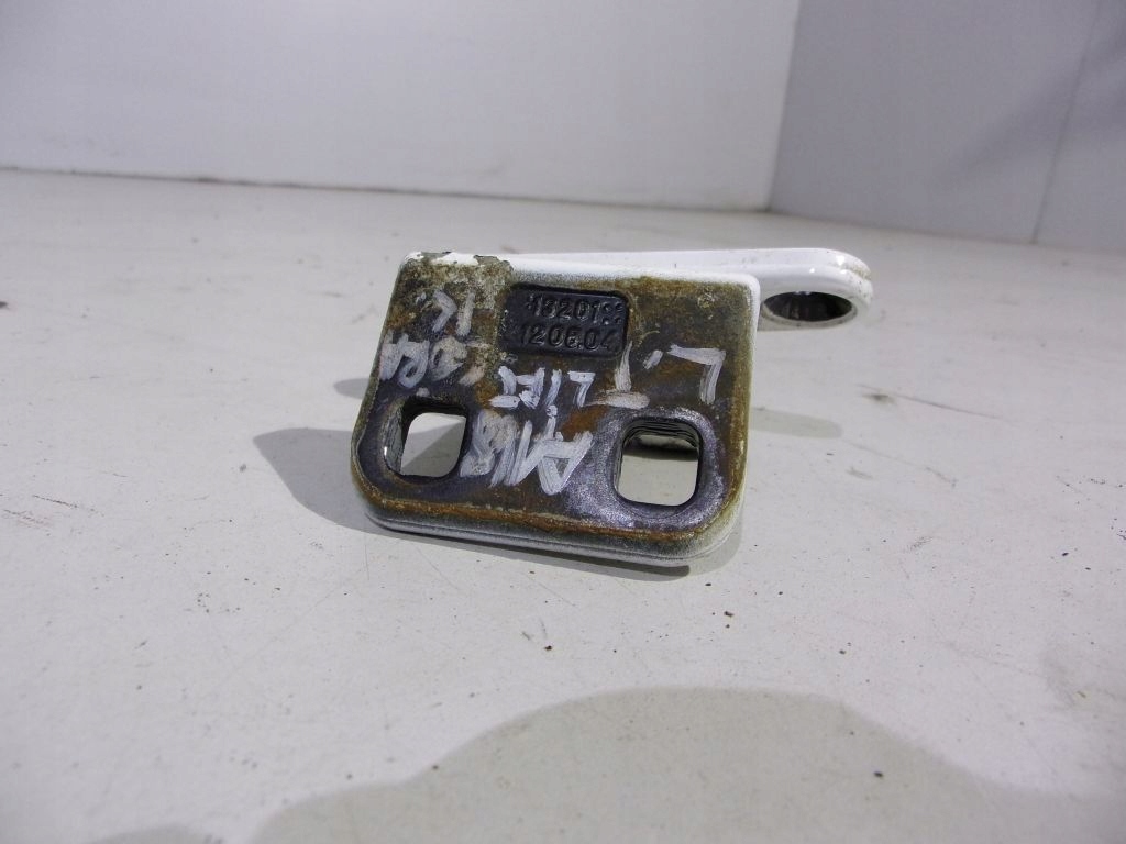 Mercedes A klasa W168 hinge left rear part upper