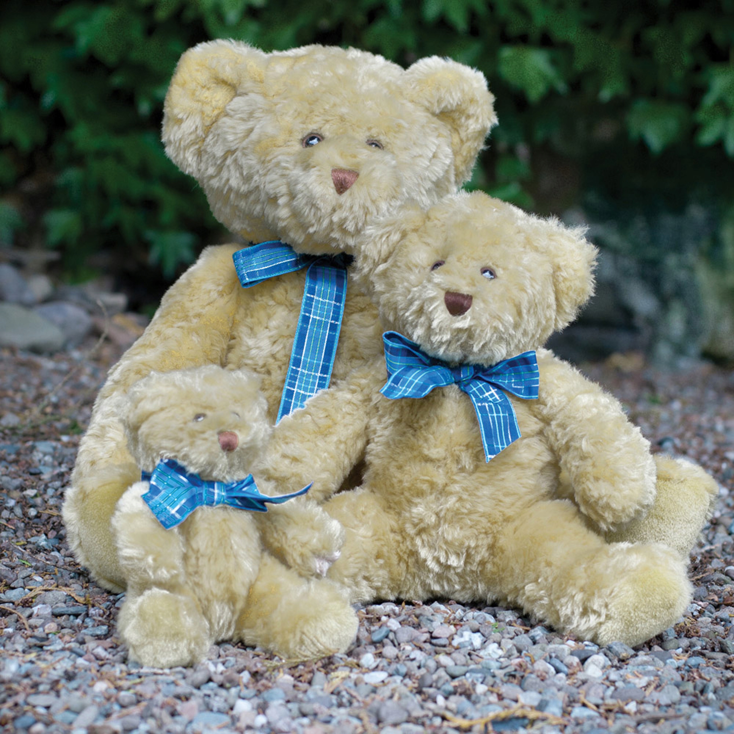 MAŁY PLUSZOWY MIŚ Z KOKARDĄ DO SPANIA 20.5 CM EAN (GTIN) 5056160755149