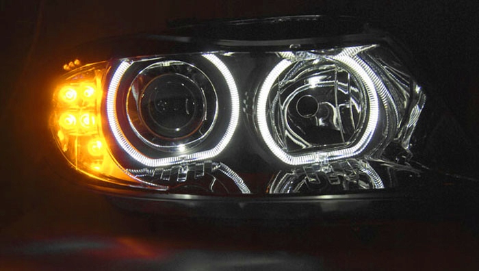 BMW 3 E90 E91 05-08 LAMPY reflektory LED ringi H7 Producent części CTS Tuning