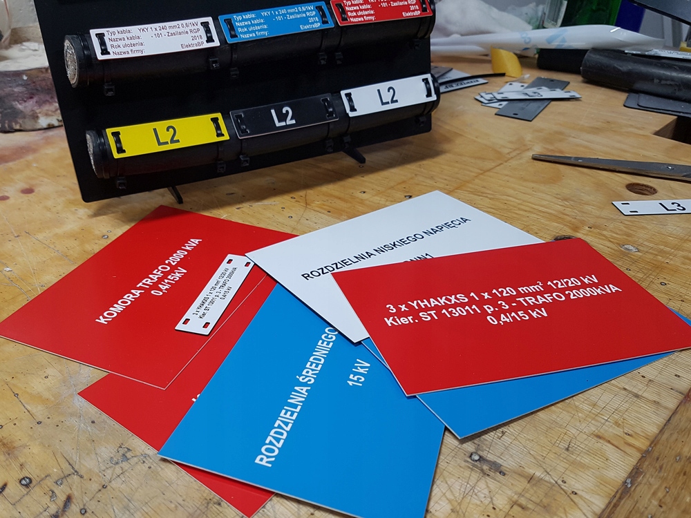 Tabliczki grawerowane opisowe - Laser grawerowanie Grubość 1.5 mm