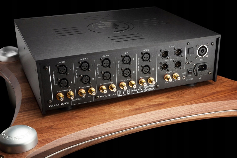 Gold Note P-1000 - Przedwzmacniacz Kolor czarny