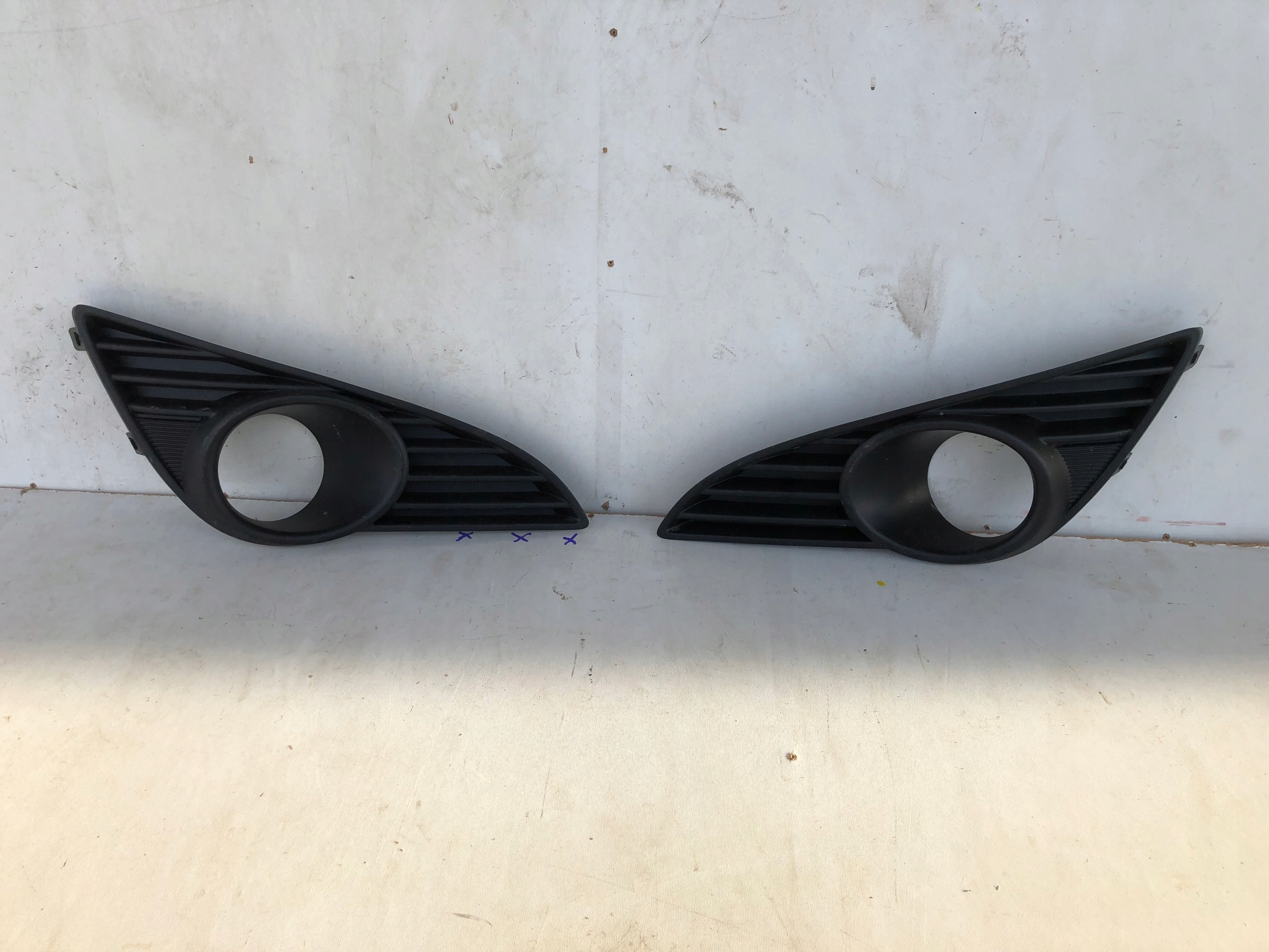 SUZUKI SPLASH РЕШІТКА БАМПЕРА