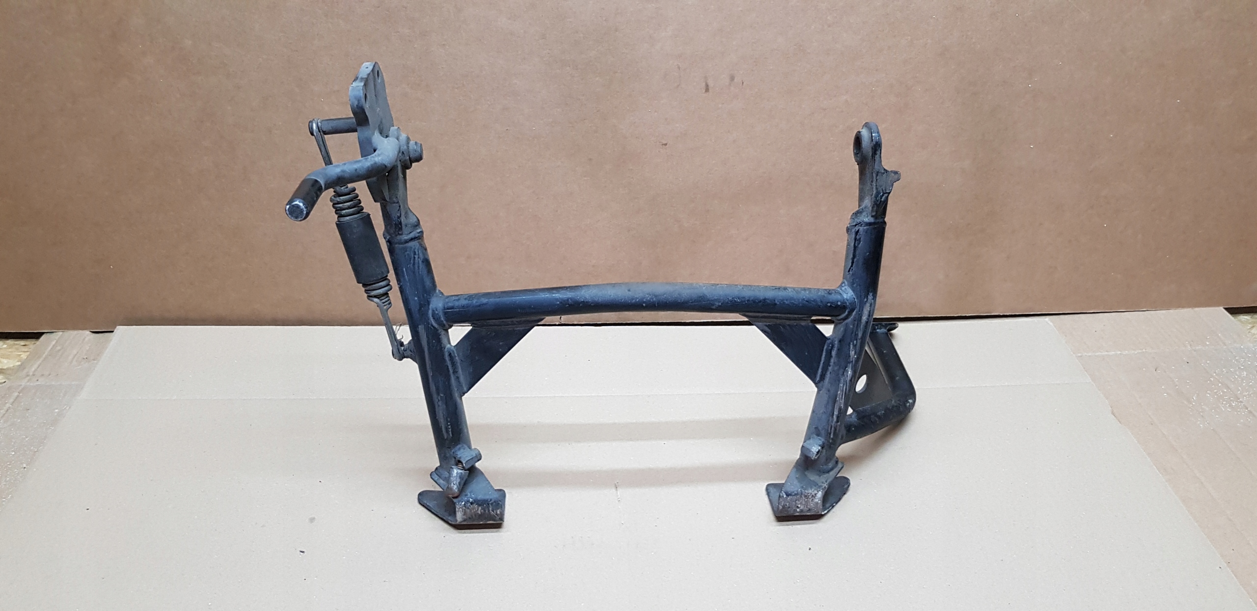 BMW C650 SPORT центральна підніжка 8551653