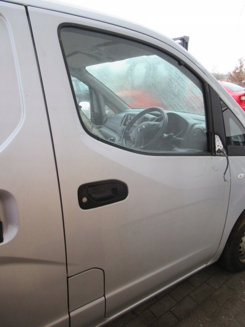 DRZWI PRAWY PRZÓD PRZEDNIE NISSAN NV200 2012 R