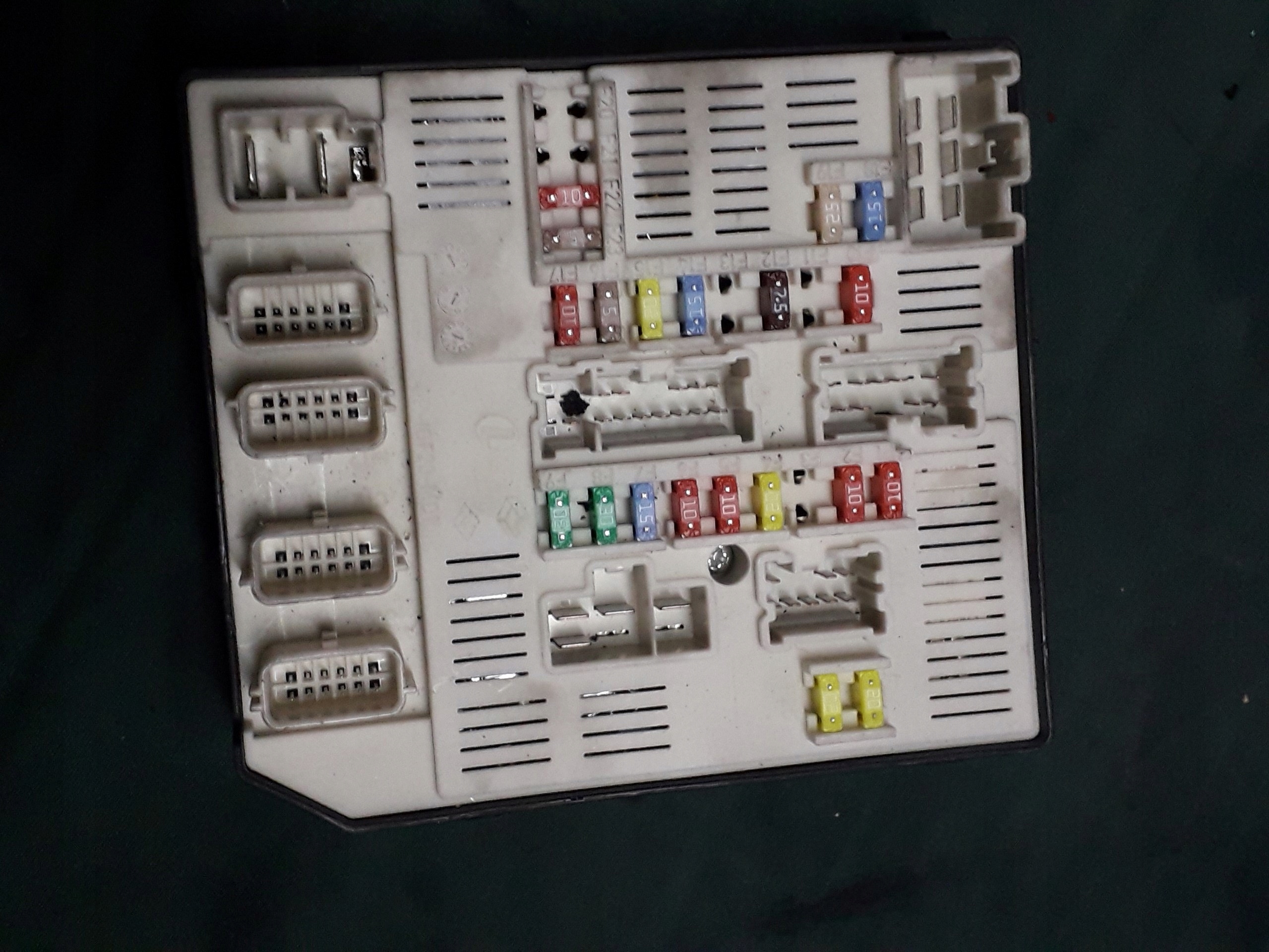 USM 284B63984R--B LAGUNA III 2.0 DCI