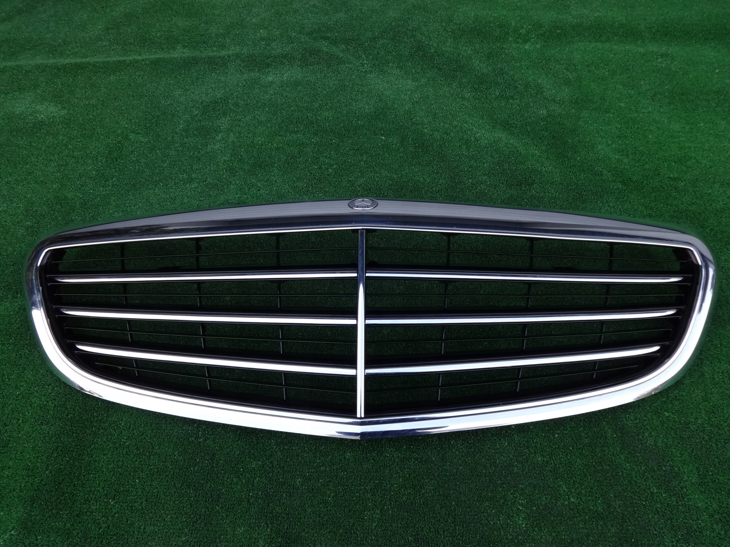 решетка радиатора Капоты MERCEDES C класс W205 Elegance