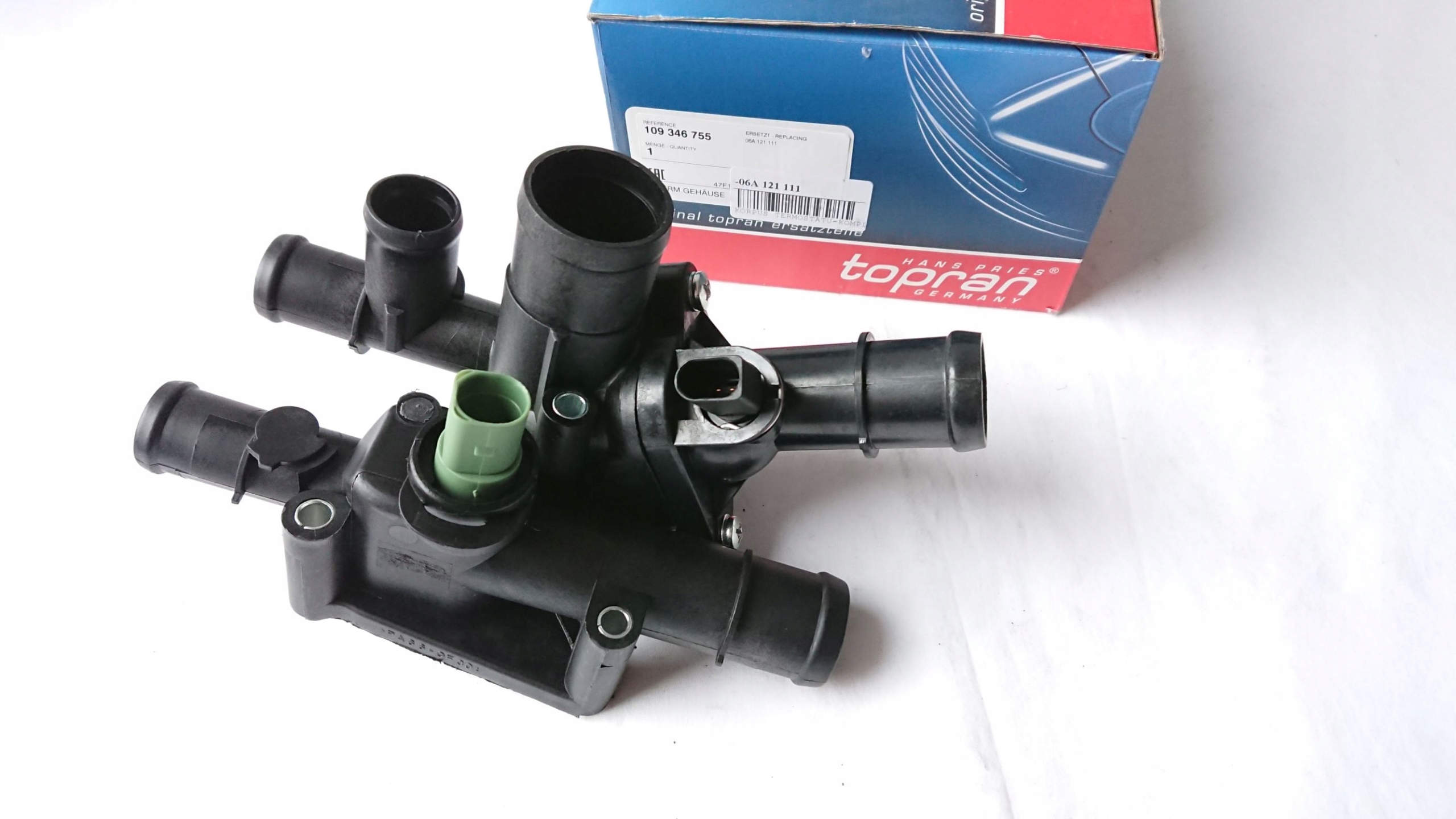 TERMOSTAT OBUDOWA VW BORA GOLF IV 1.6