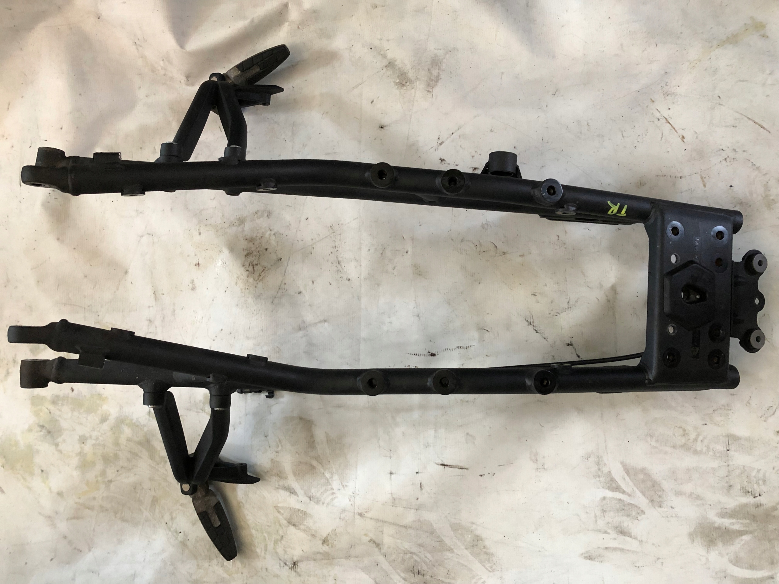 TRIUMPH TIGER SPORT 1050 задня рама