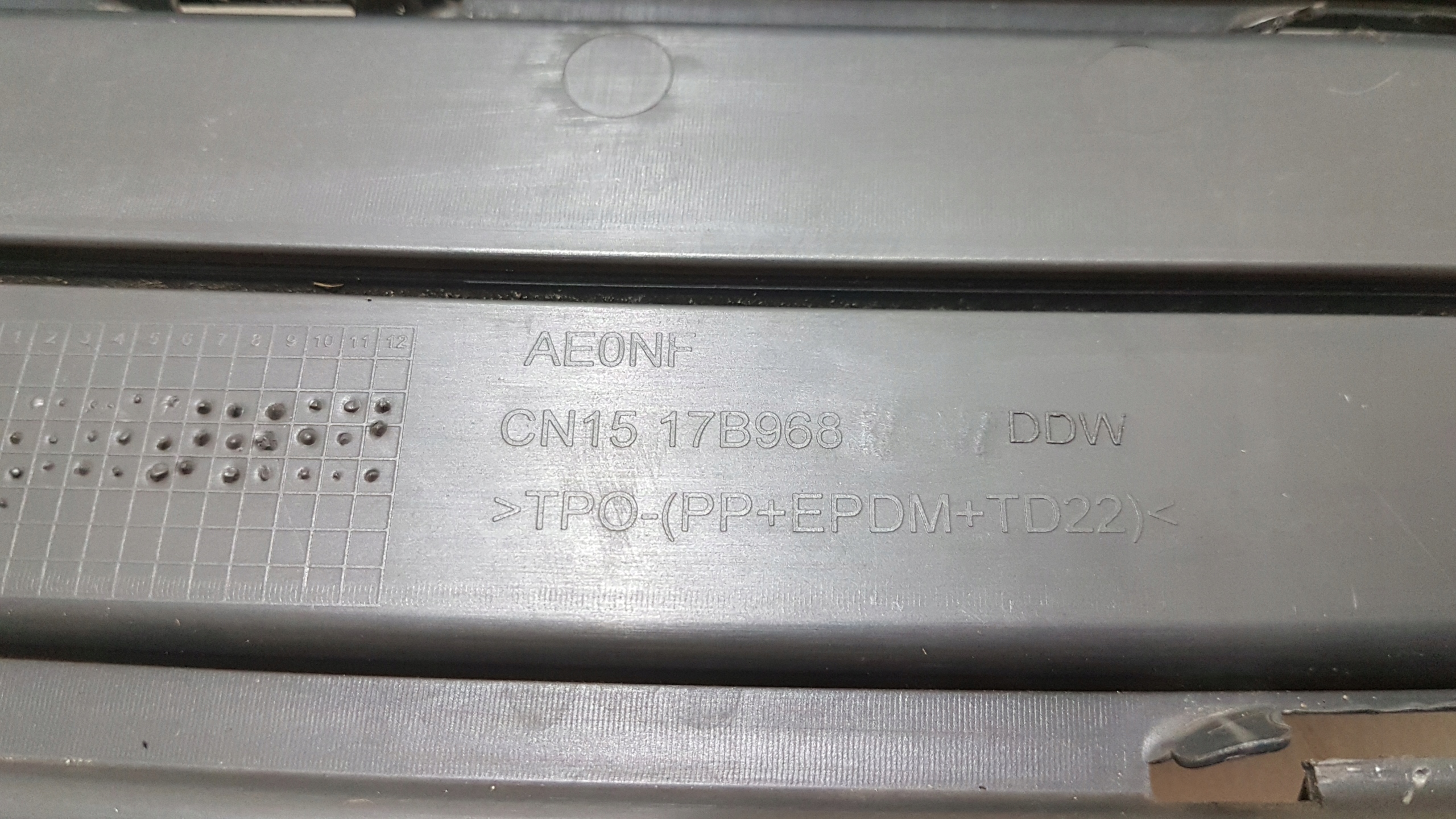 ATRAPA GRILL FORD ECOSPORT 2 II CN15-17B968 Strona zabudowy przód