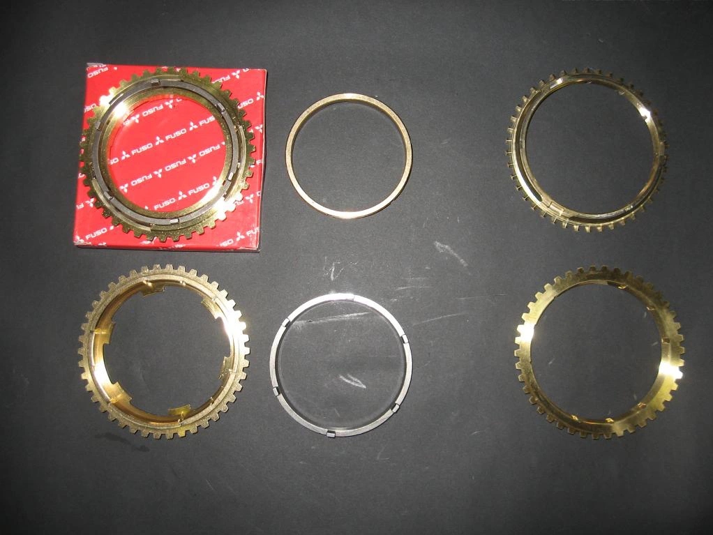 MITSUBISHI CANTER - SYNCHRONIZATOR - ZESTAW