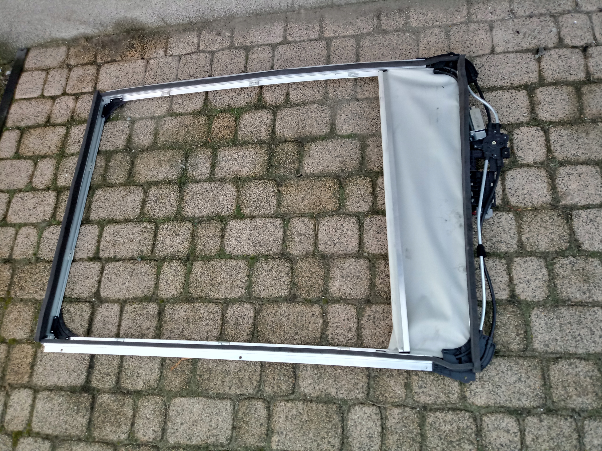 DS73-14F227-AA - FORD MONDEO MK5 СЕДАН ЖАЛЮЗИ ПАНОРАМА ЛЮК