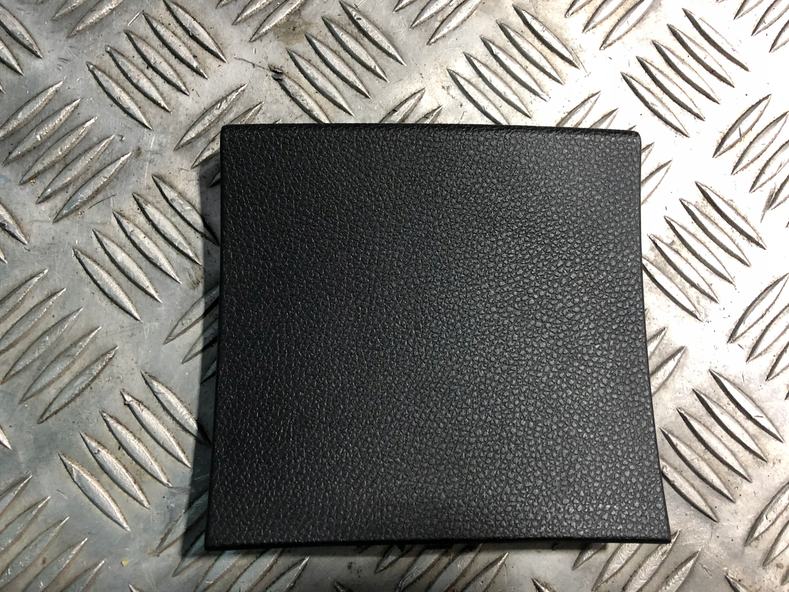 MERCEDES W207 E COUPE ZAŚLEPKA TUNELU OSŁONA