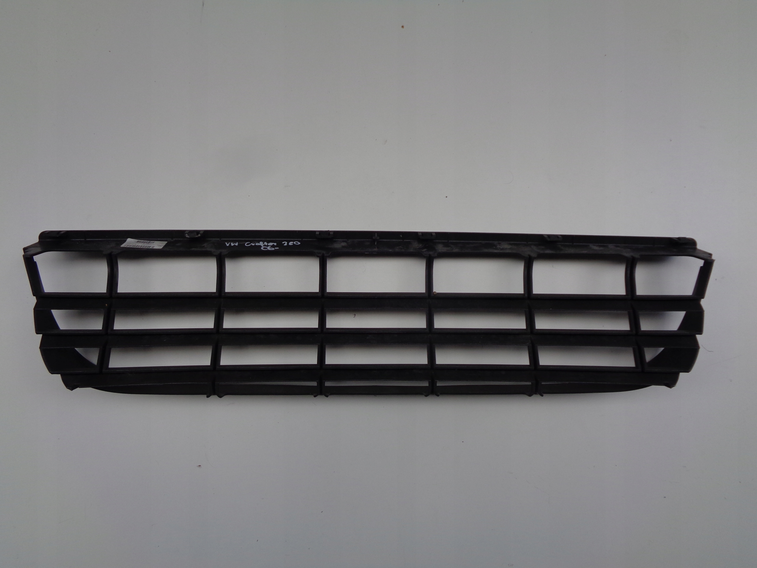 grid of a bumper VW CRAFTER 2E0 06