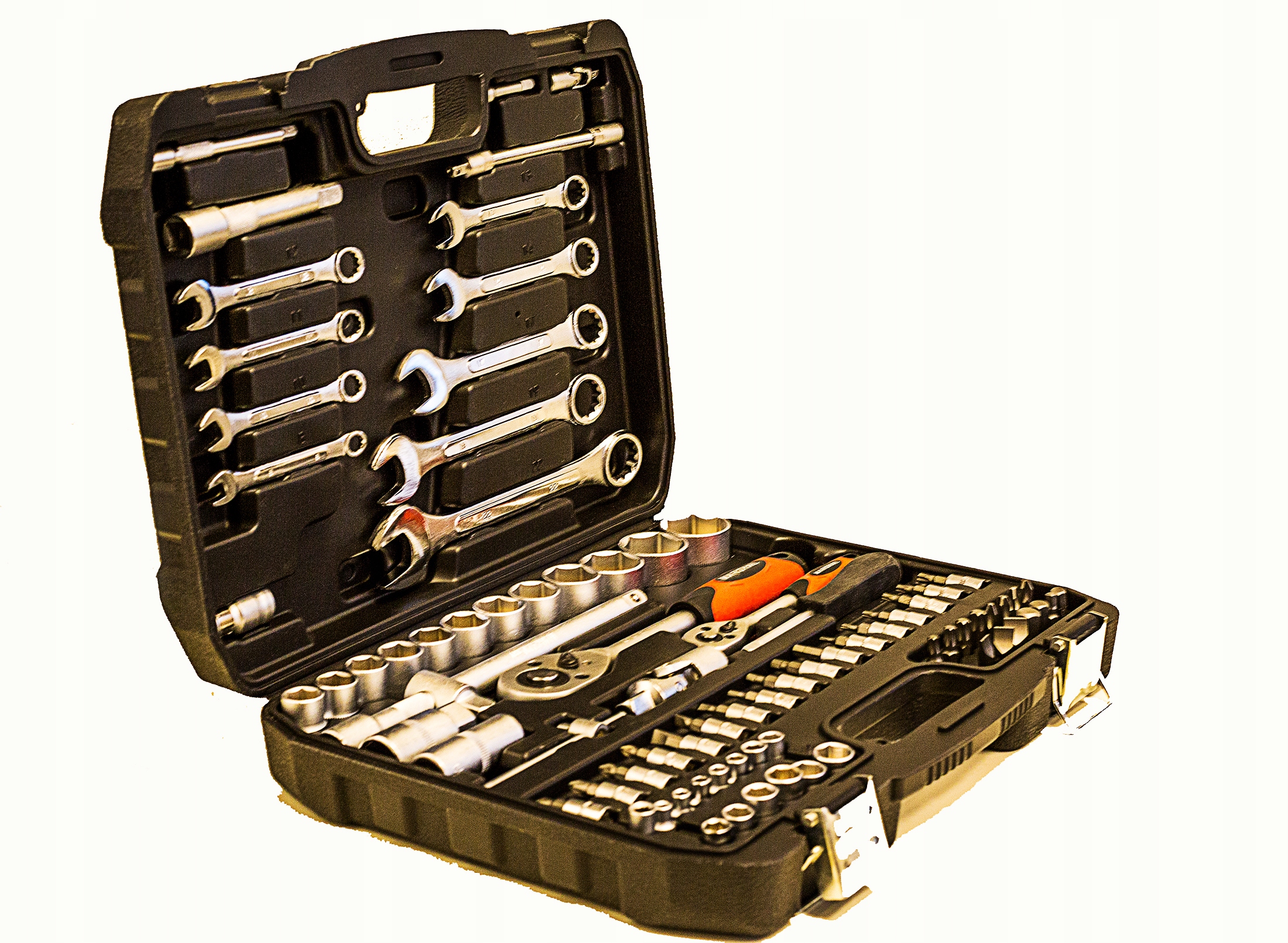 

Zestaw narzędziowy 82 szt, nasadowe, 4-32MM klucze