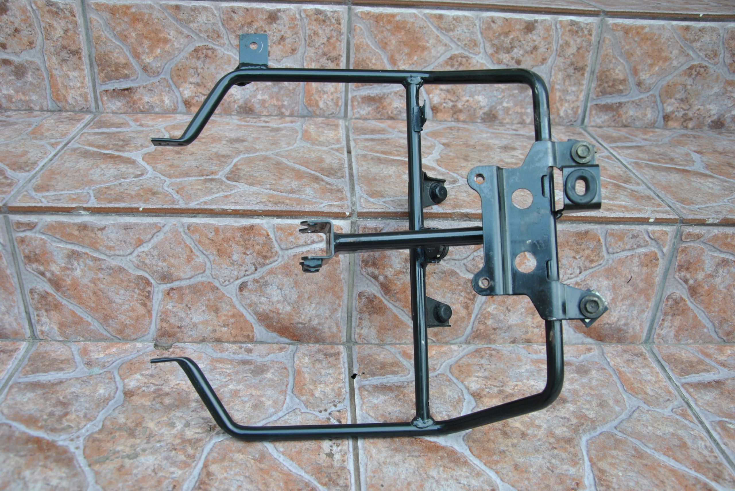 000783 - Кронштейн передньої стійки для Honda XL 125 Varadero