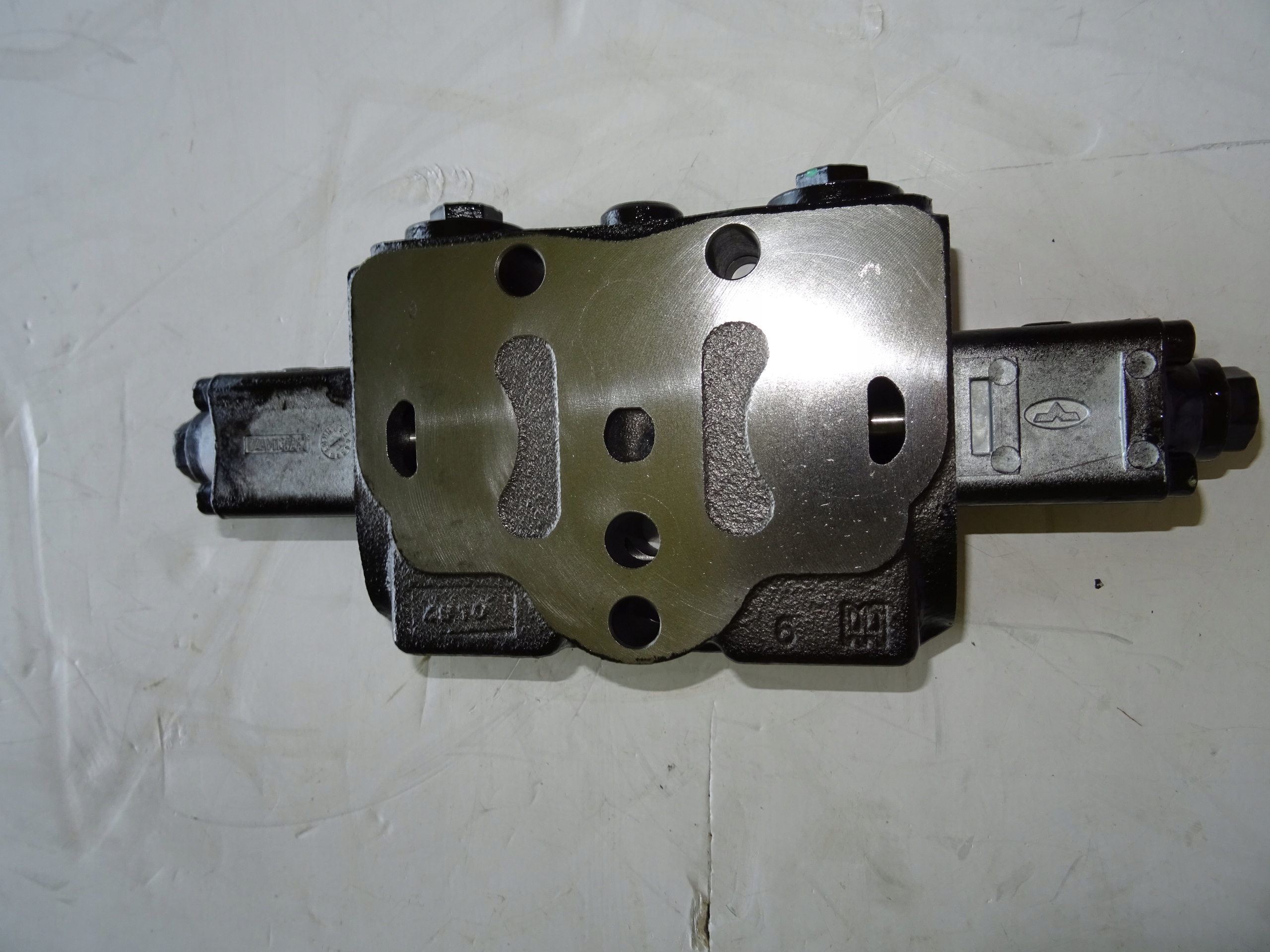 ZAWÓR SEKCJA BLOK ROZDZIELACZ DOOSAN 7015351 Numer katalogowy części 7015351