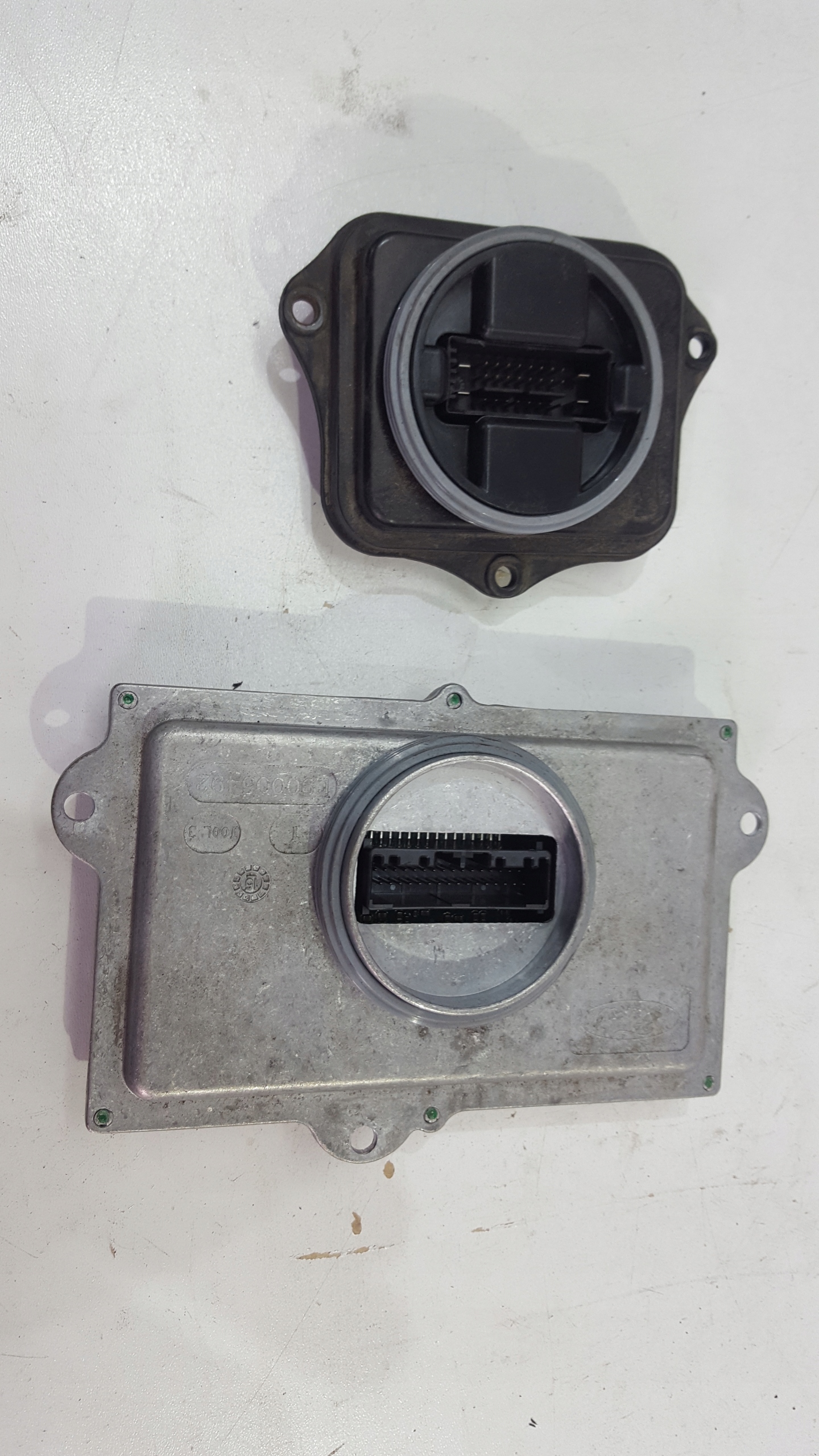 FORD FOCUS C-MAX 90057397 L90049276 PRZETWORNICA Numer katalogowy części L90089551