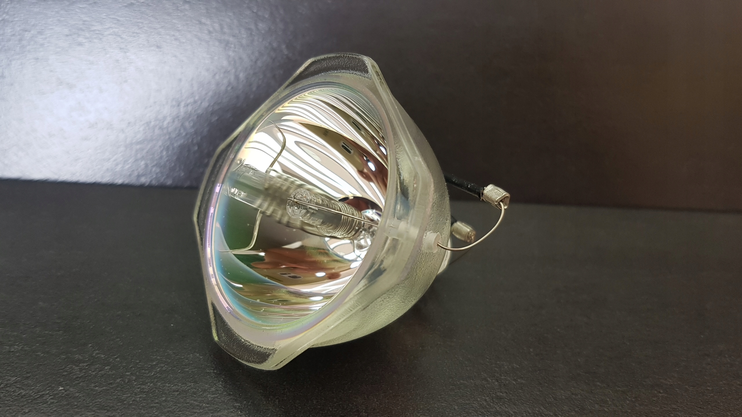 LAMPA EH-TW5300 EH-TW5350 EB-98H EH-TW5210 ELPLP88 Model UHP190/160W0.9E20.9