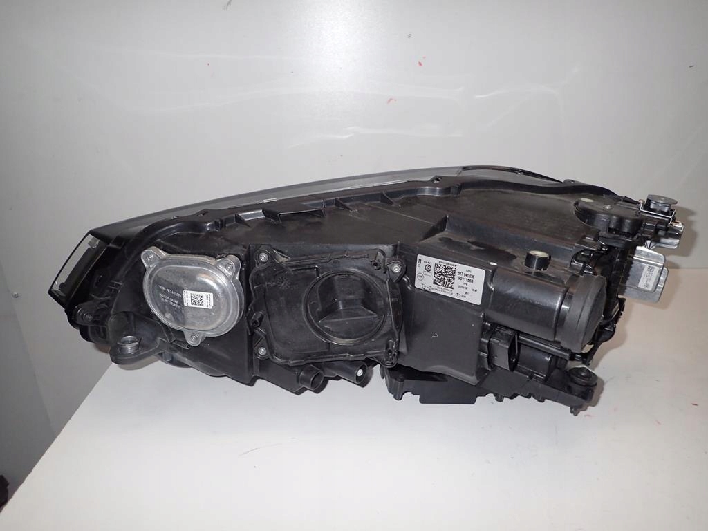 light front right VW SPORTSVAN LIFT 17- FULL LED