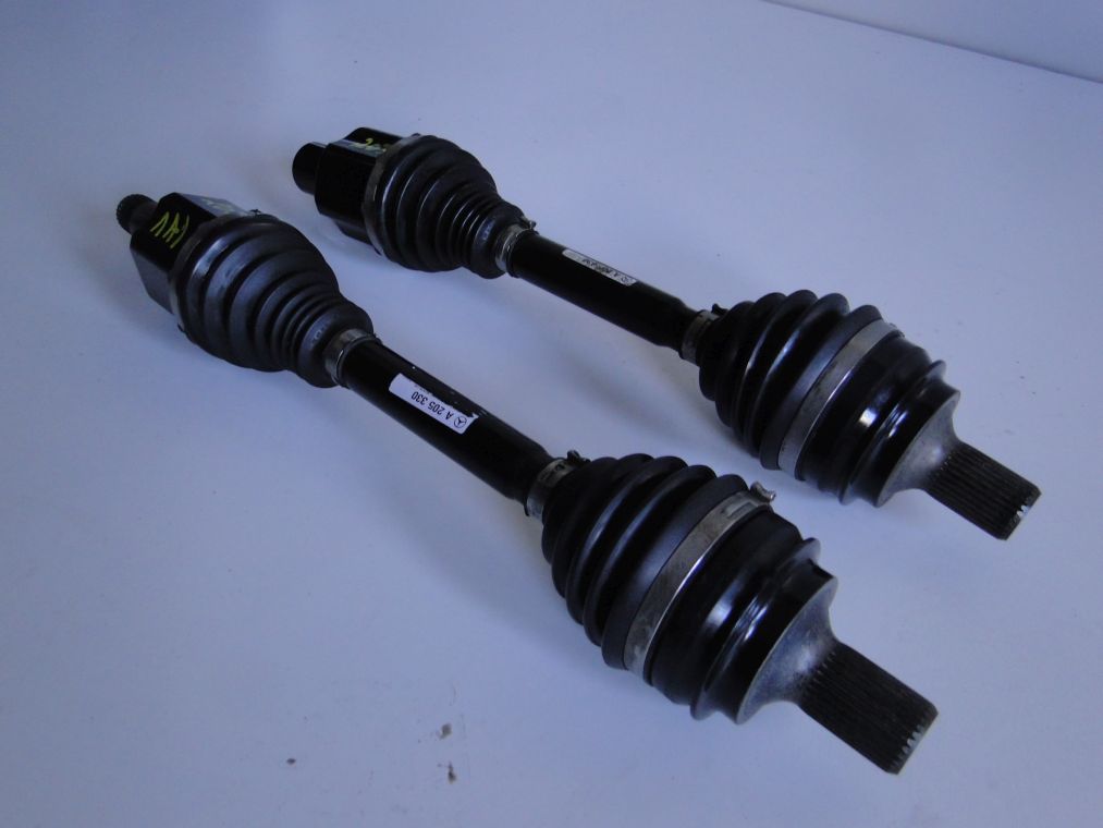 MERCEDES C KLASA W205 205 PÓŁOŚ PRAWA 4MATIC Typ samochodu Samochody osobowe