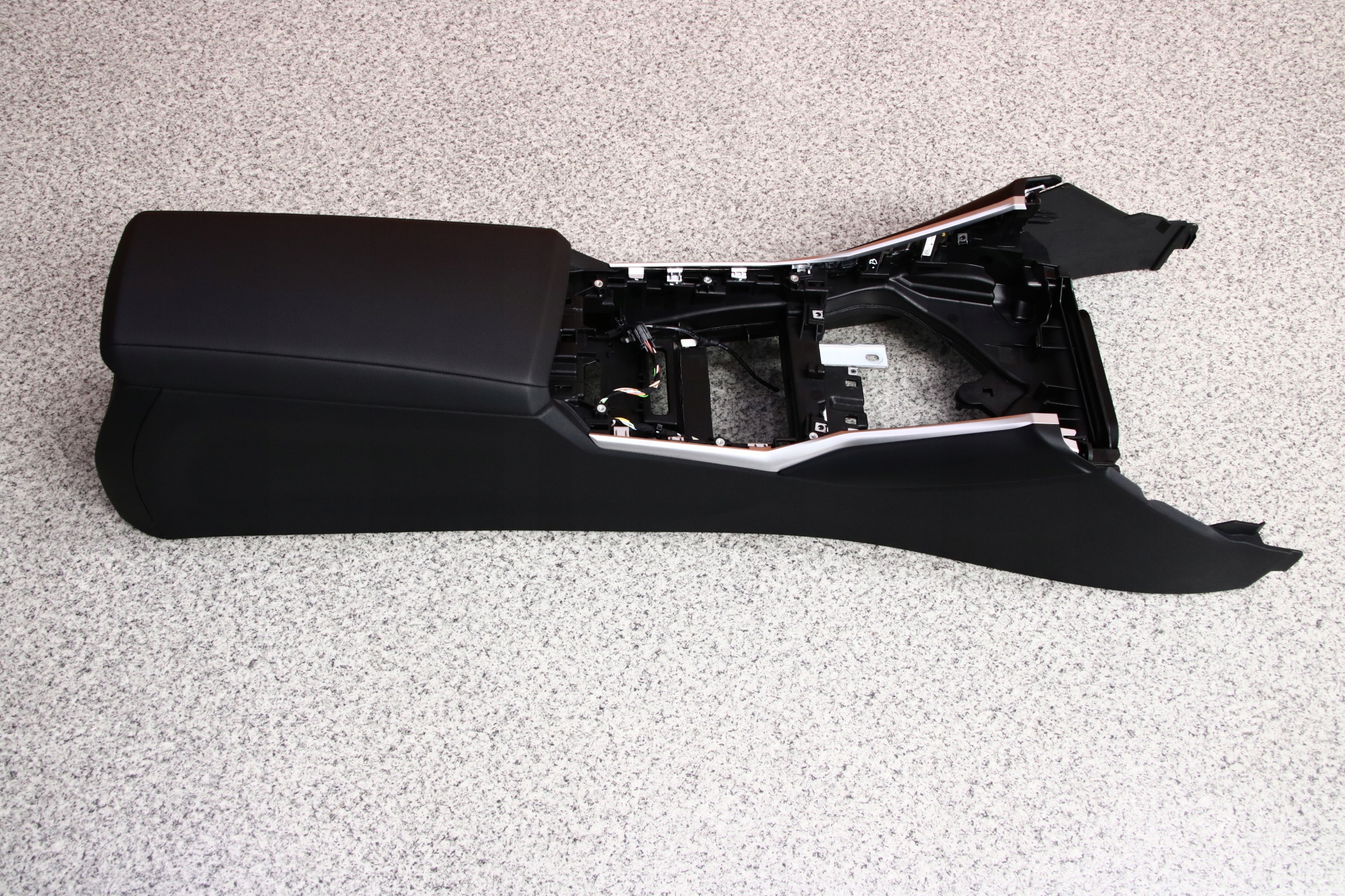 BMW G20 G21 - TUNEL central armrest black