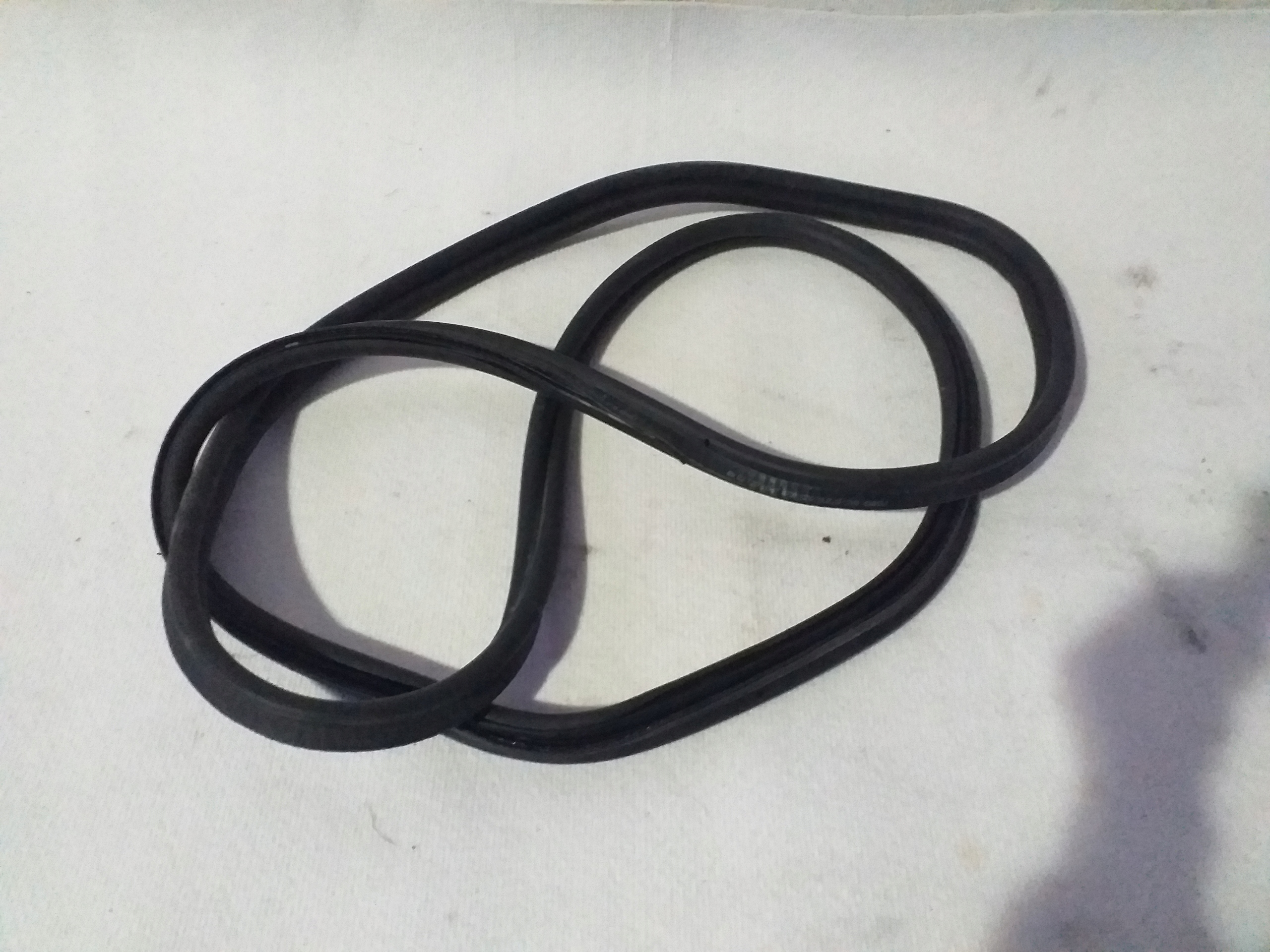 BMW G11 G12 прокладка крышки багажного отделения 7357103