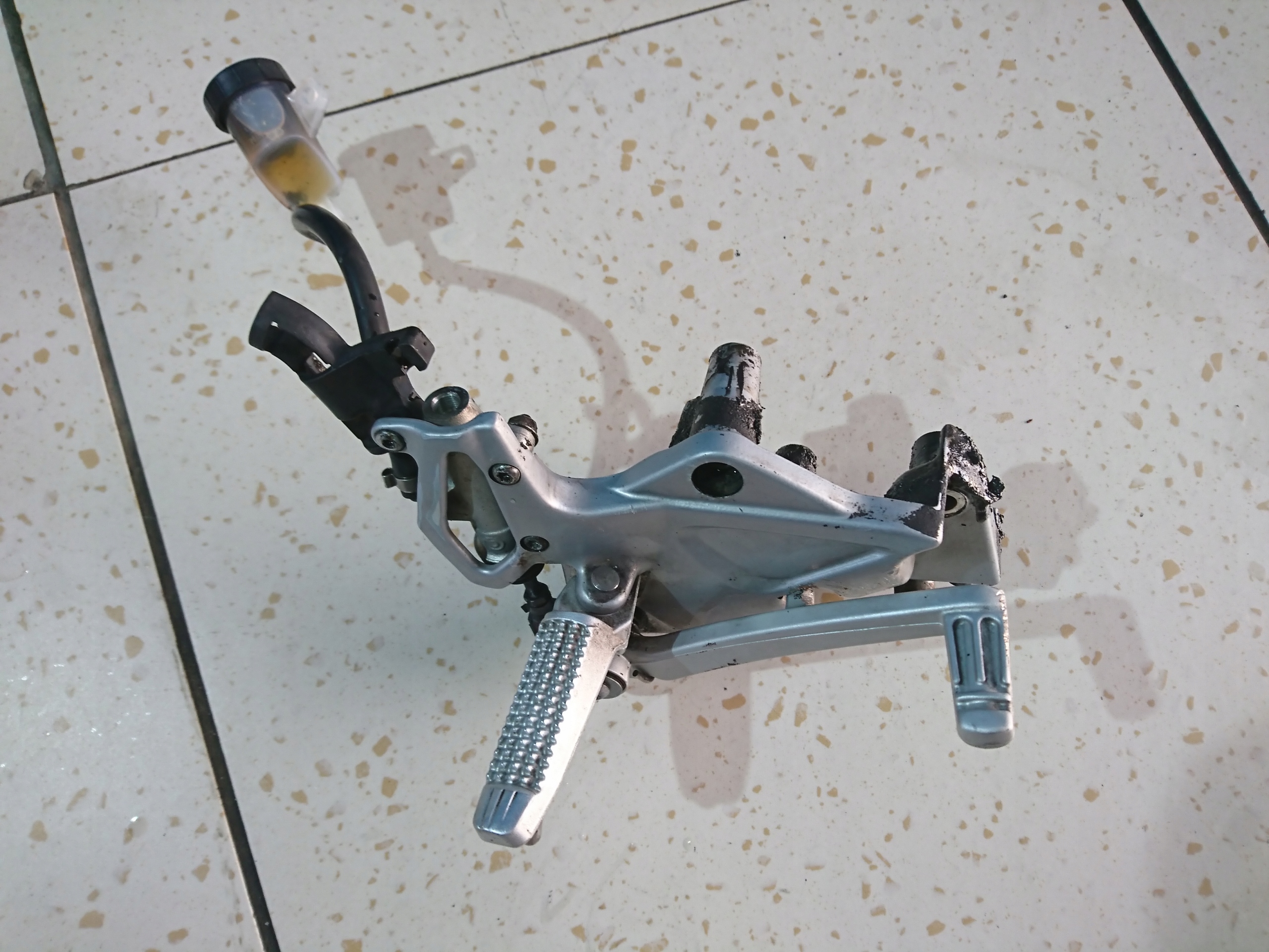 БМВ f800 маятник