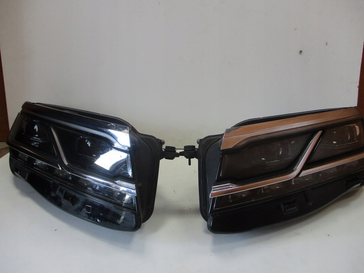 Lampa FULL LED TOUAREG 3 III 760 761941082 PRAWA