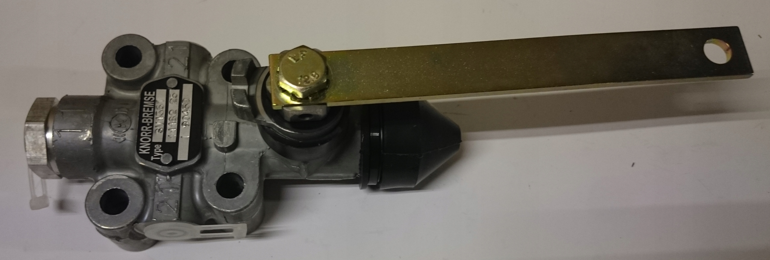 SETRA выравнивающий клапан 82852210000