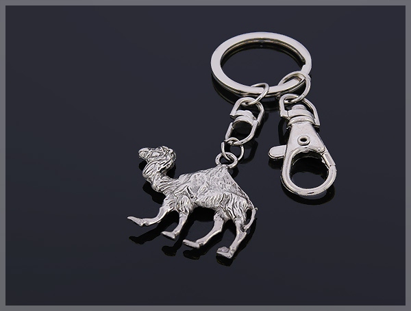 BRELOK DO KLUCZY Z WIELBŁĄDEM Marka inna