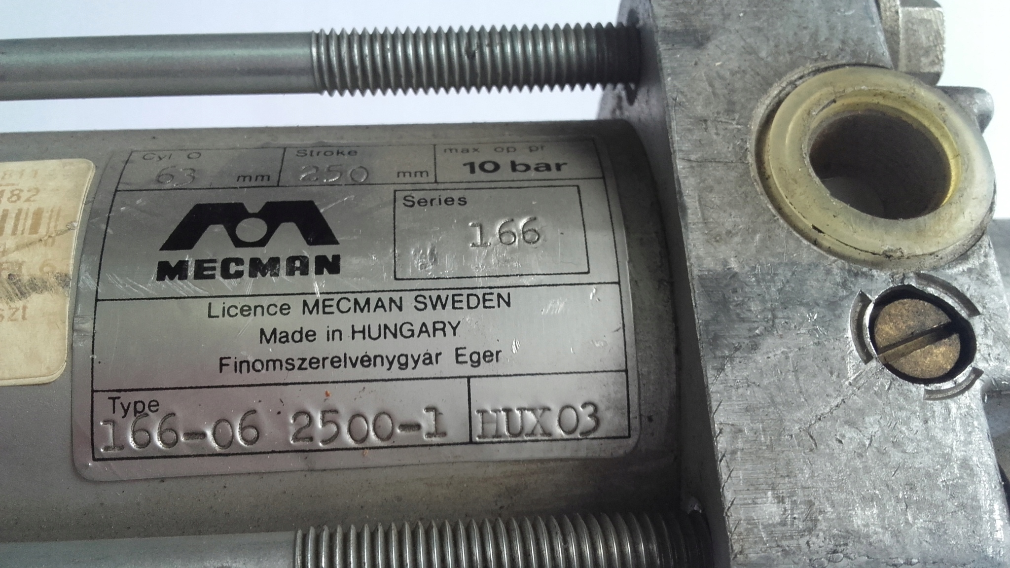 SILOWNIK CYLINDER DRZWI MECMAN 10BAR 63MM LUBLIN Part number 166 06 2500 01